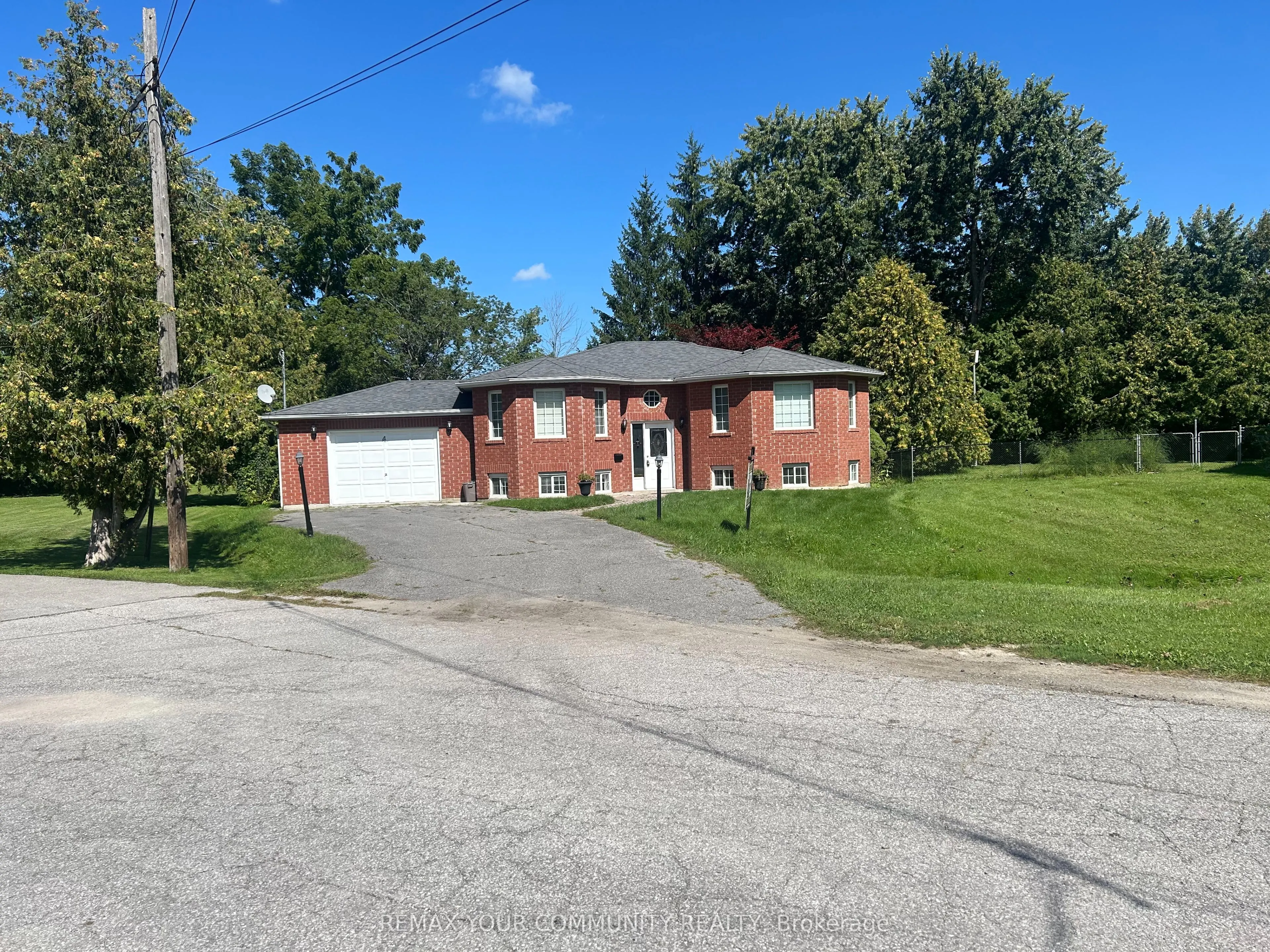 4 Bay Court