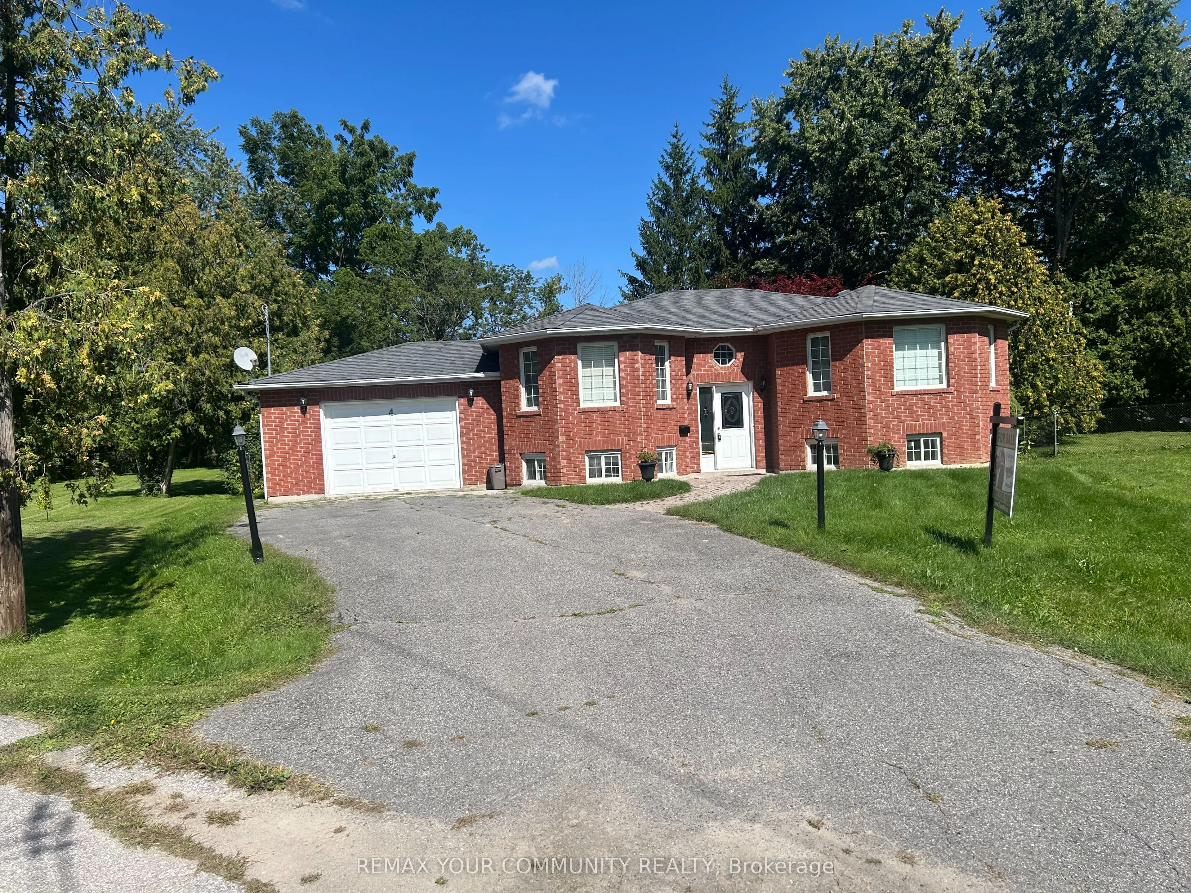 4 Bay Court
