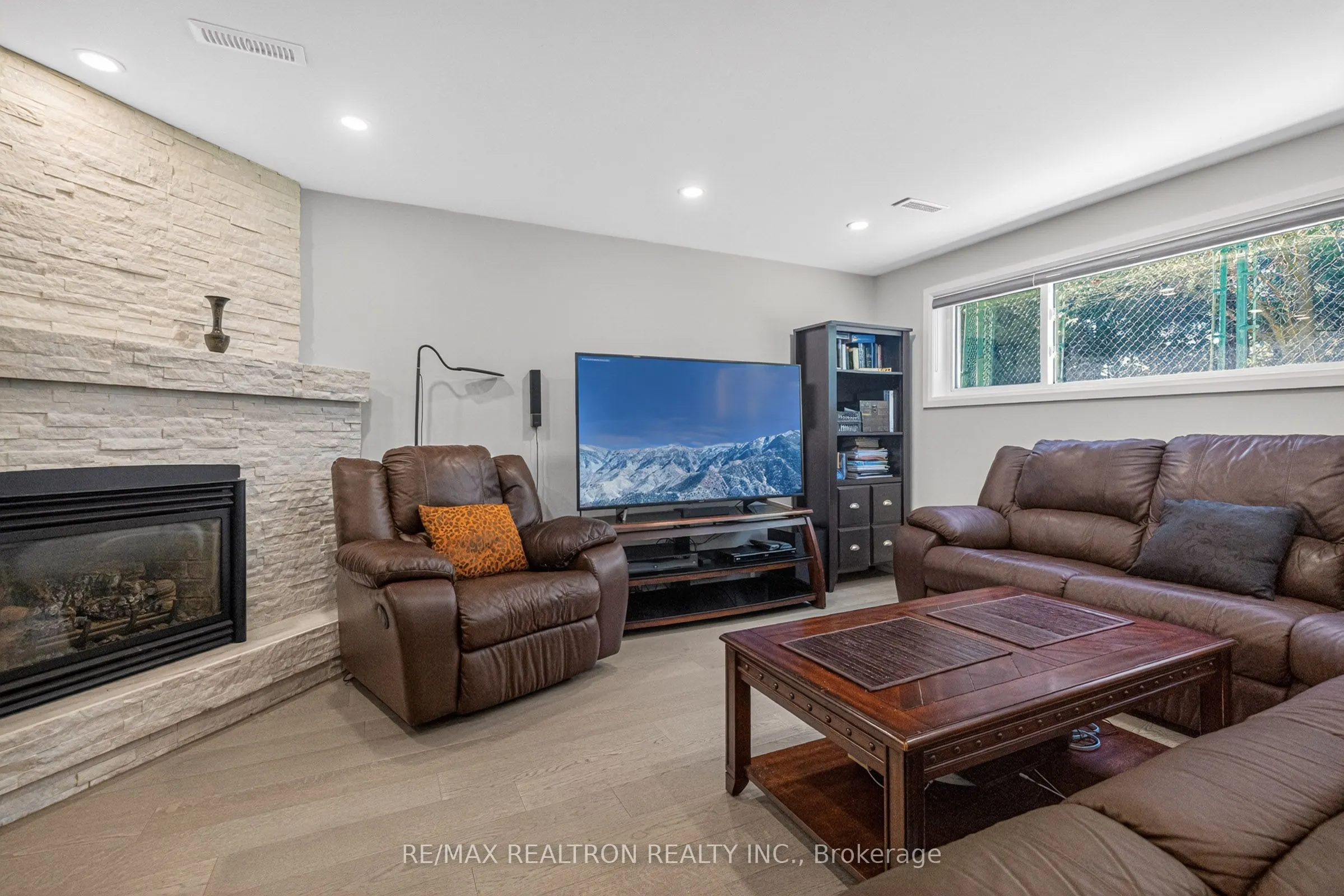 3 Earls Court