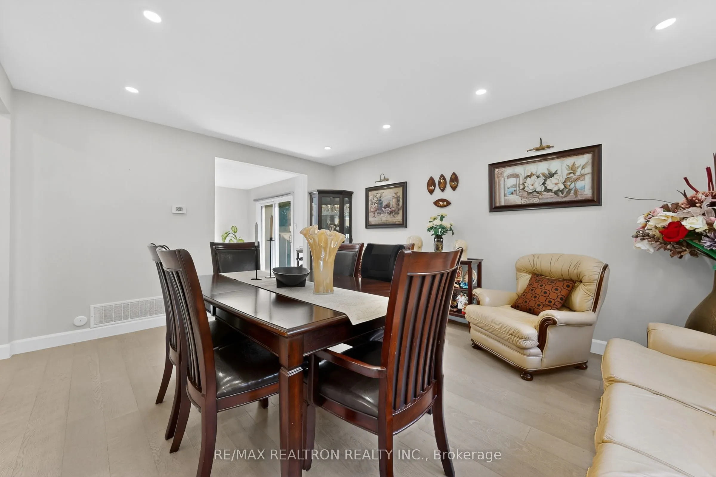 3 Earls Court