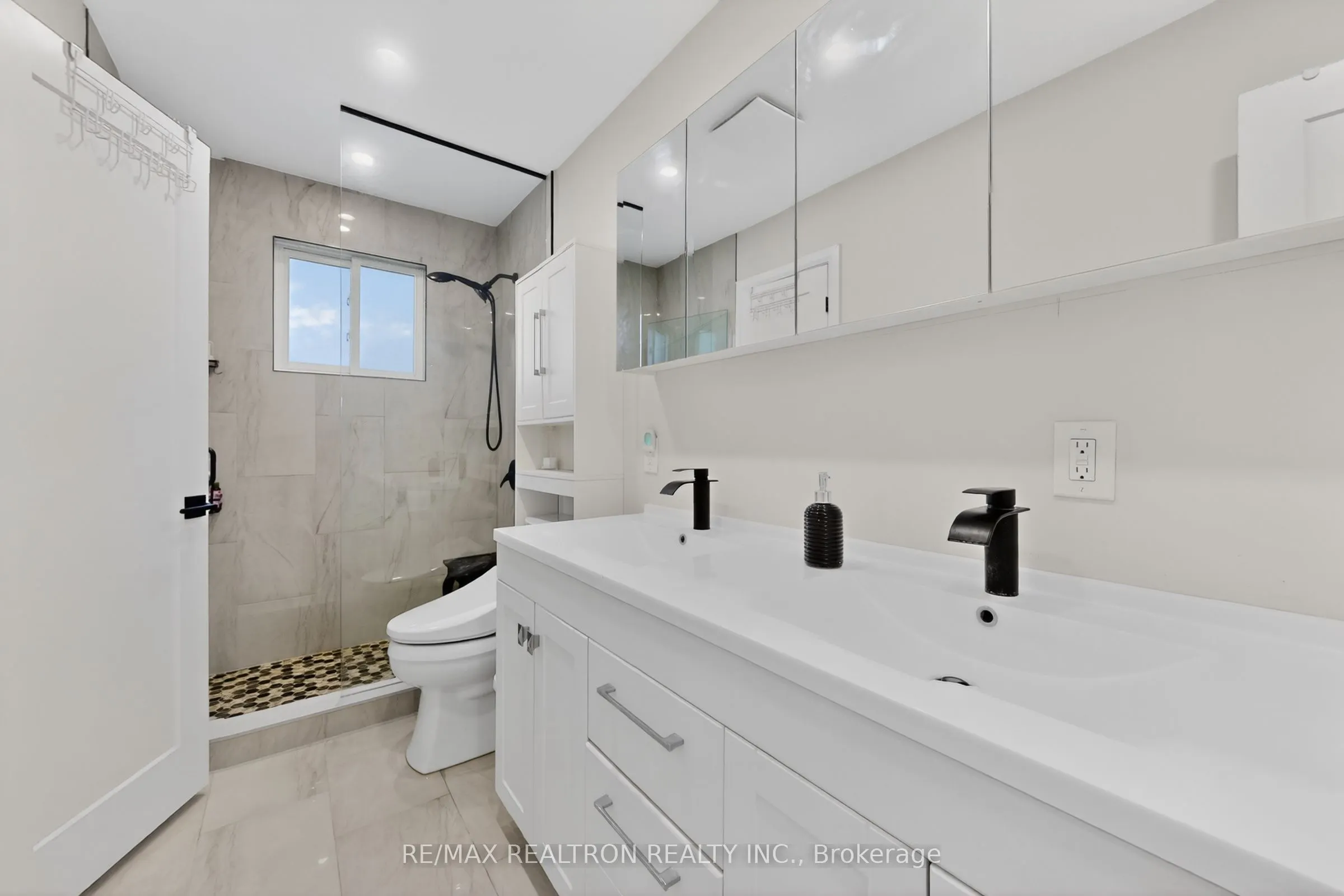 3 Earls Court