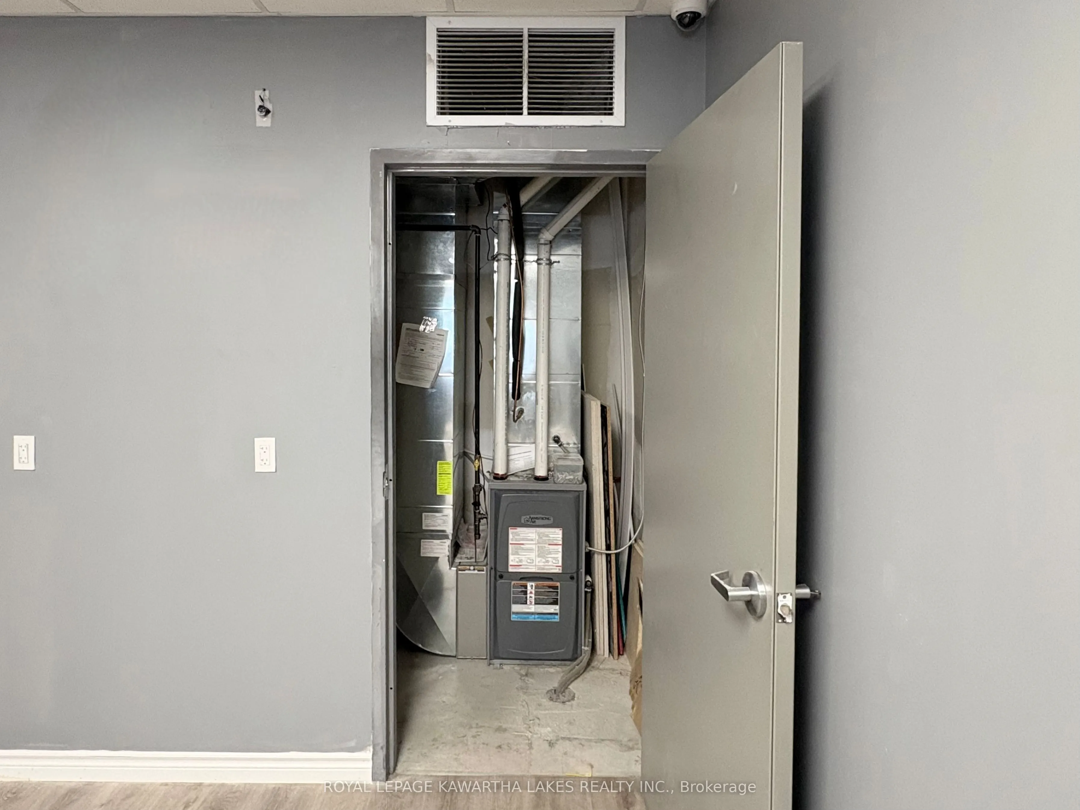 448 Osborne Street #3