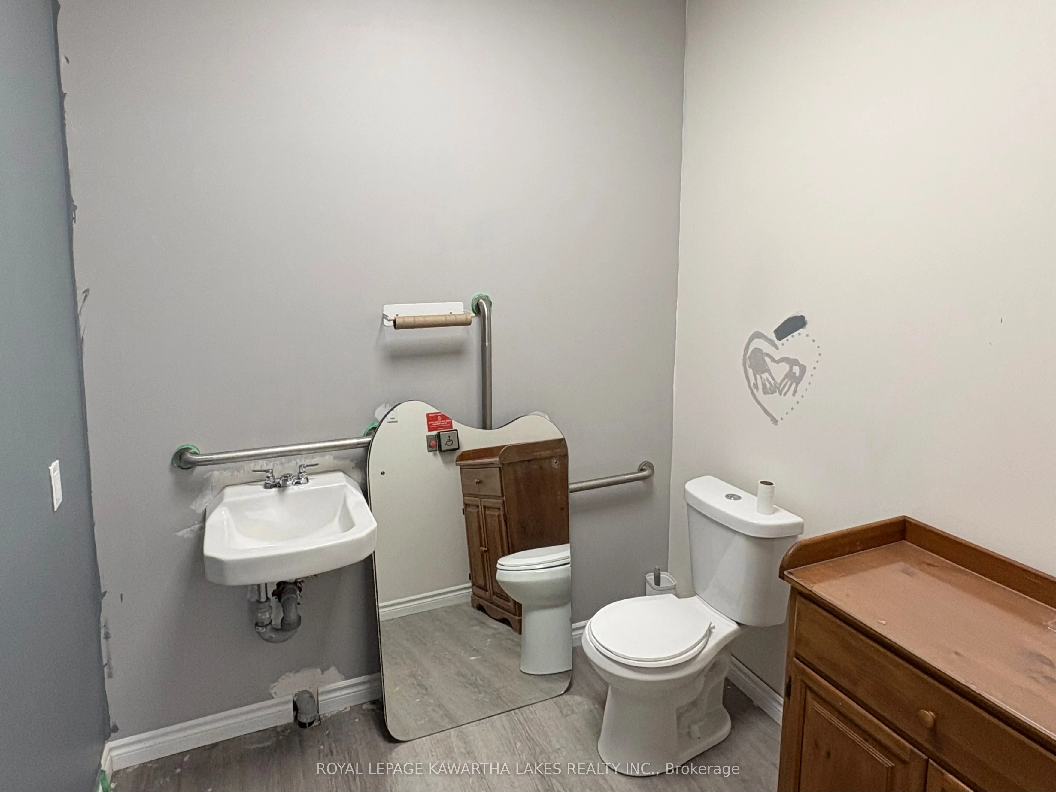 448 Osborne Street #3