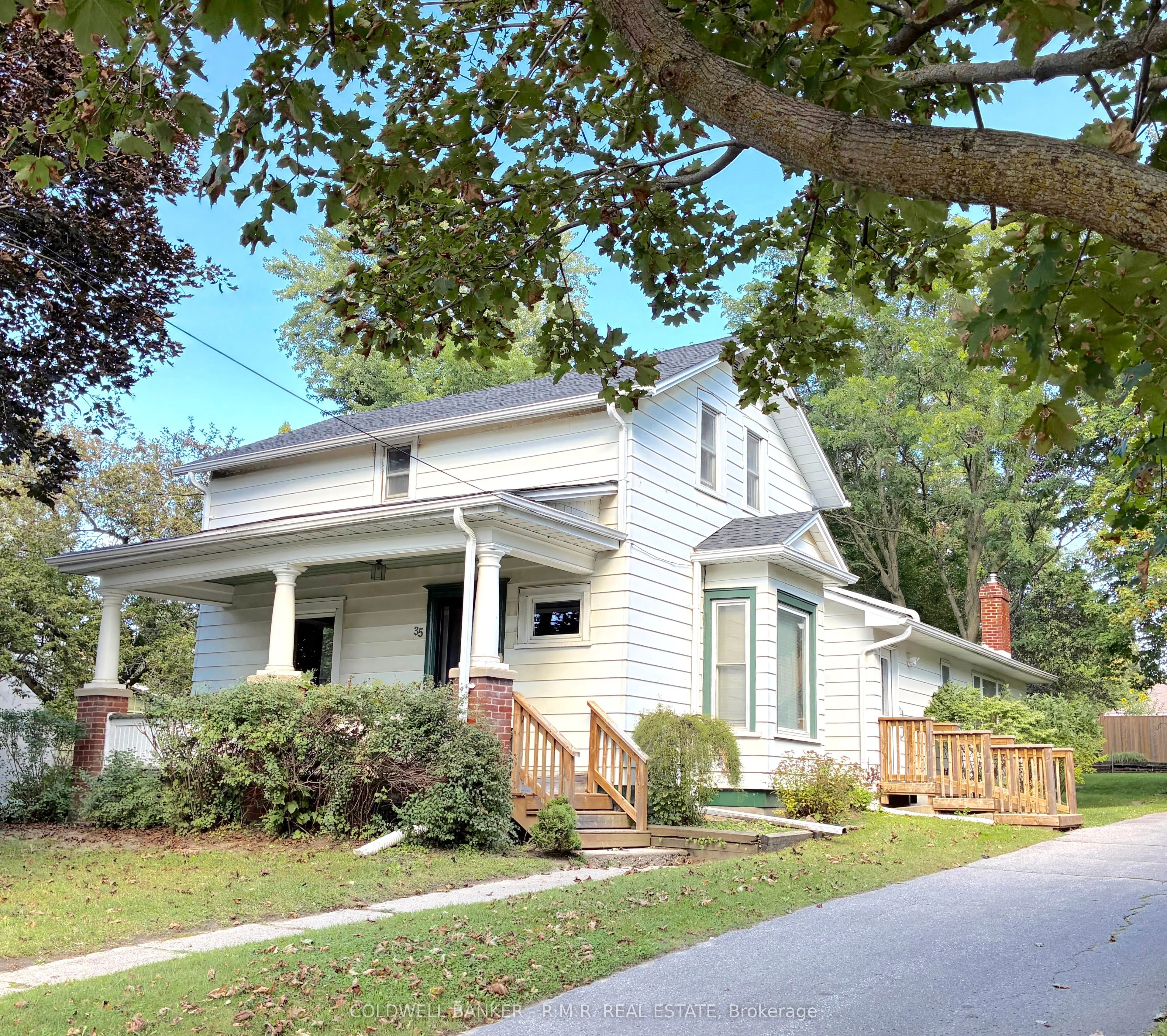 35 Main Street S