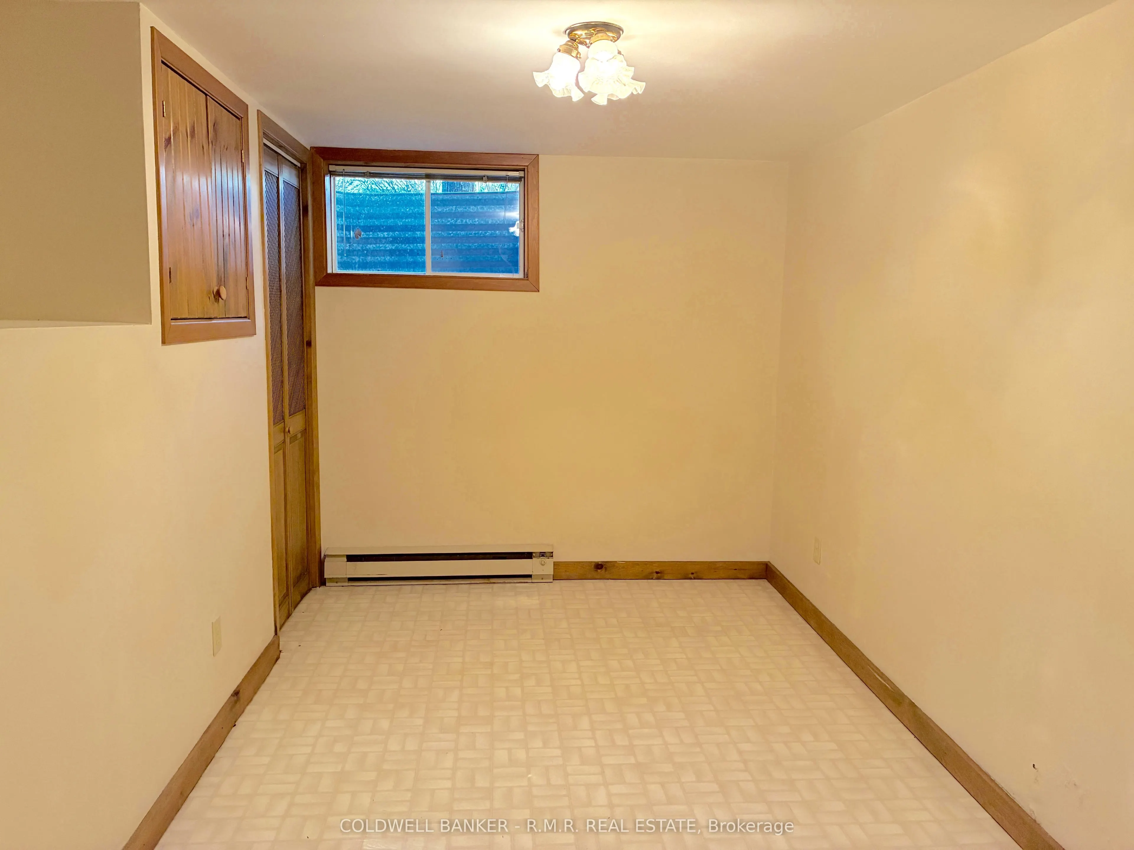 35 Main Street S