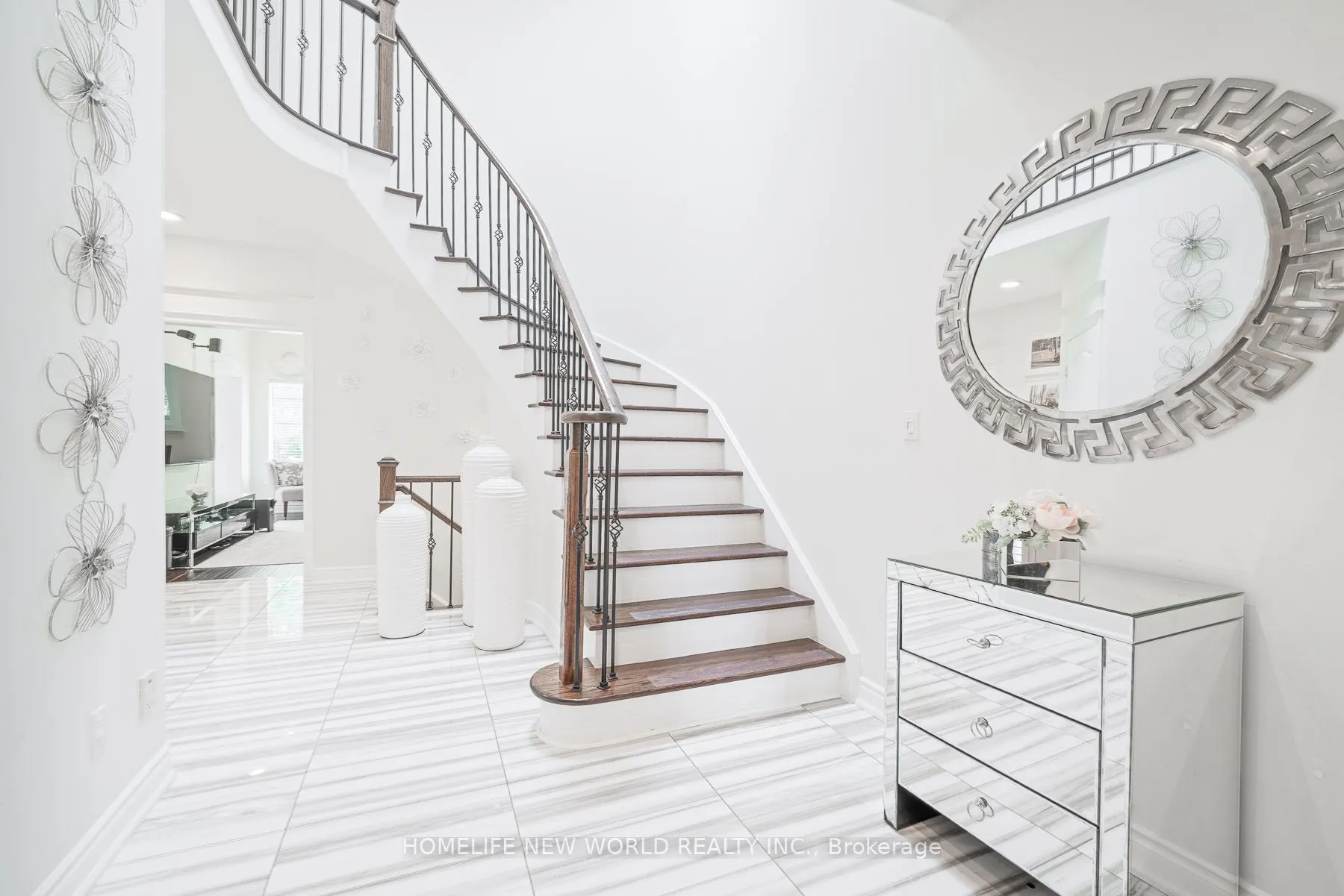 397 Hewitt Circle