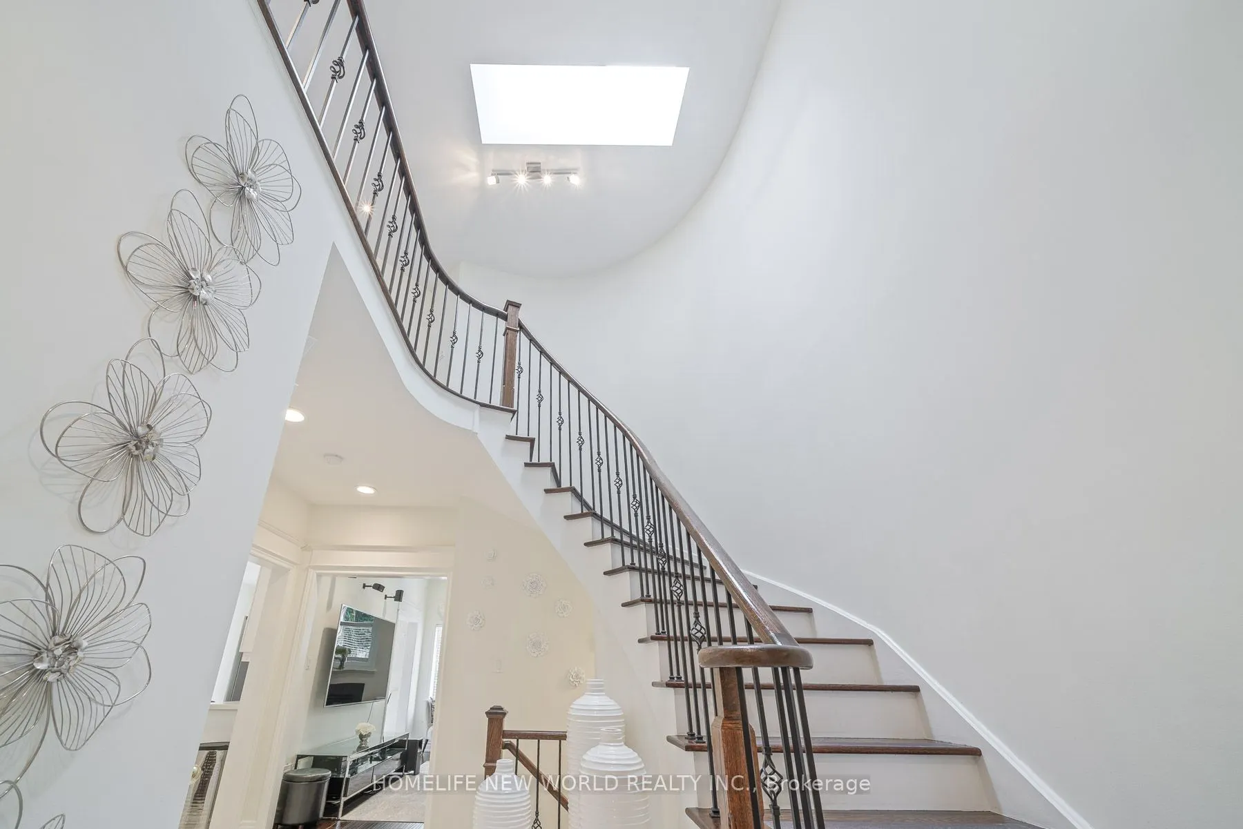 397 Hewitt Circle