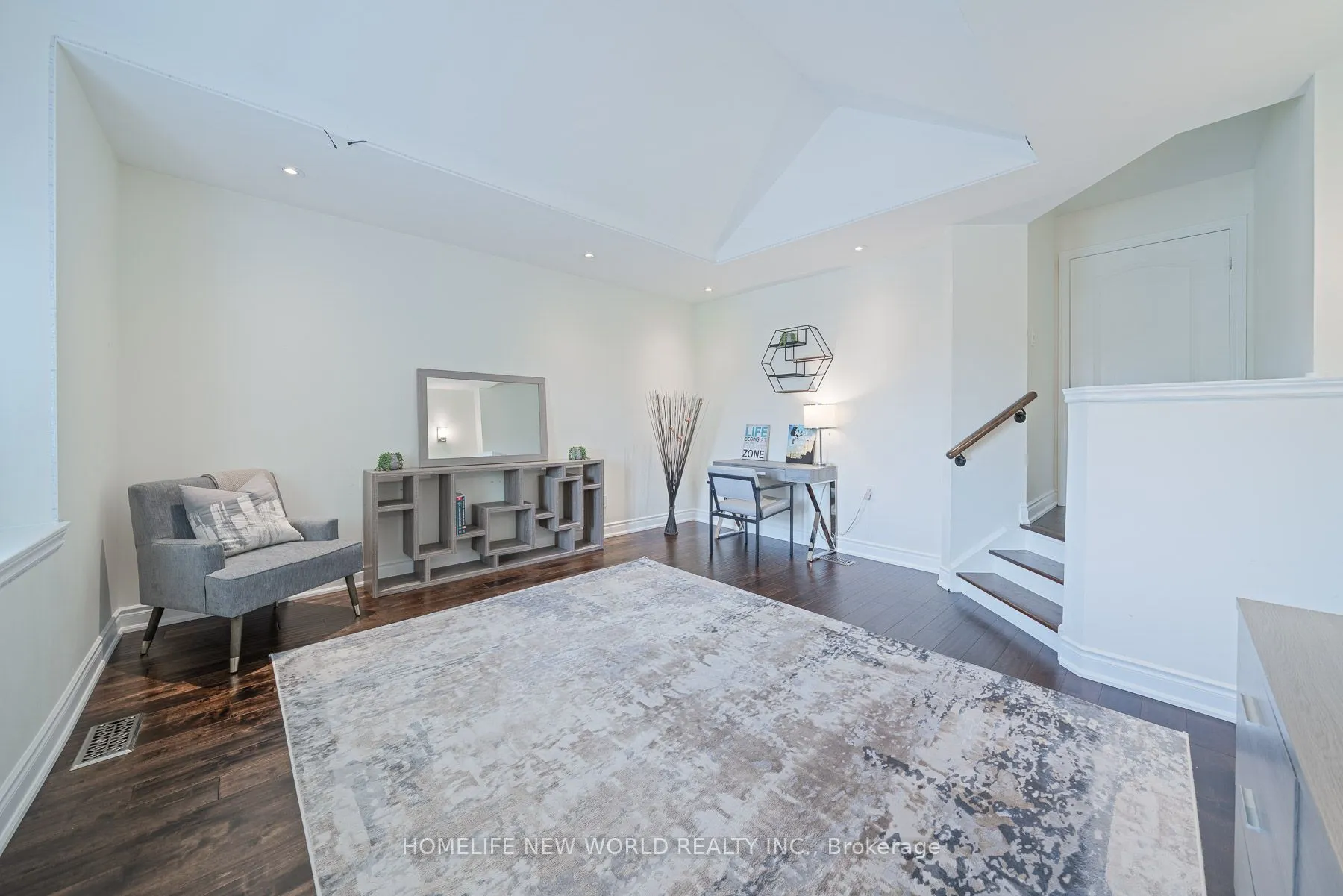 397 Hewitt Circle