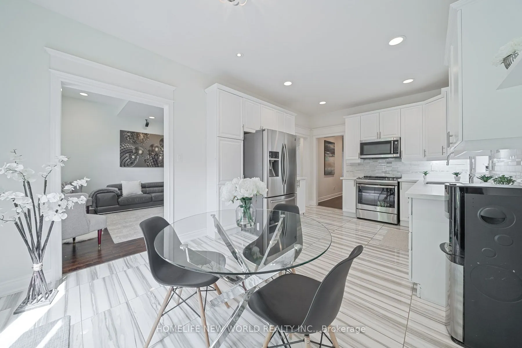 397 Hewitt Circle