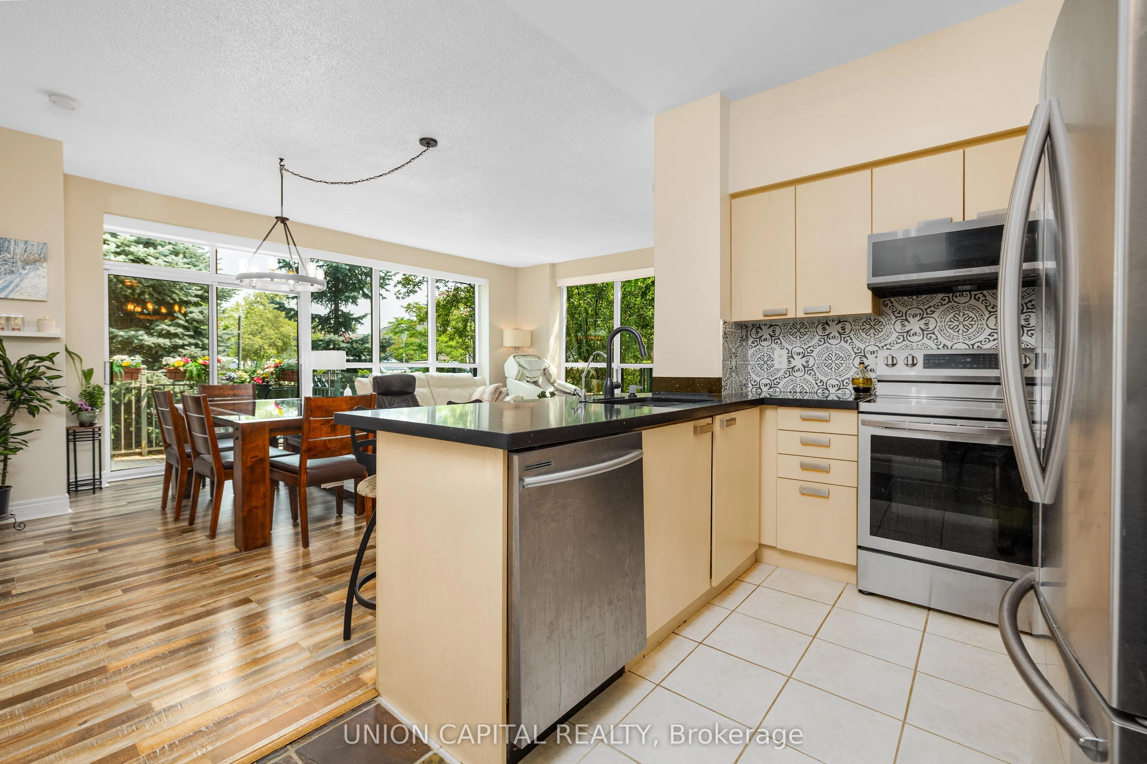48 Suncrest Boulevard #102