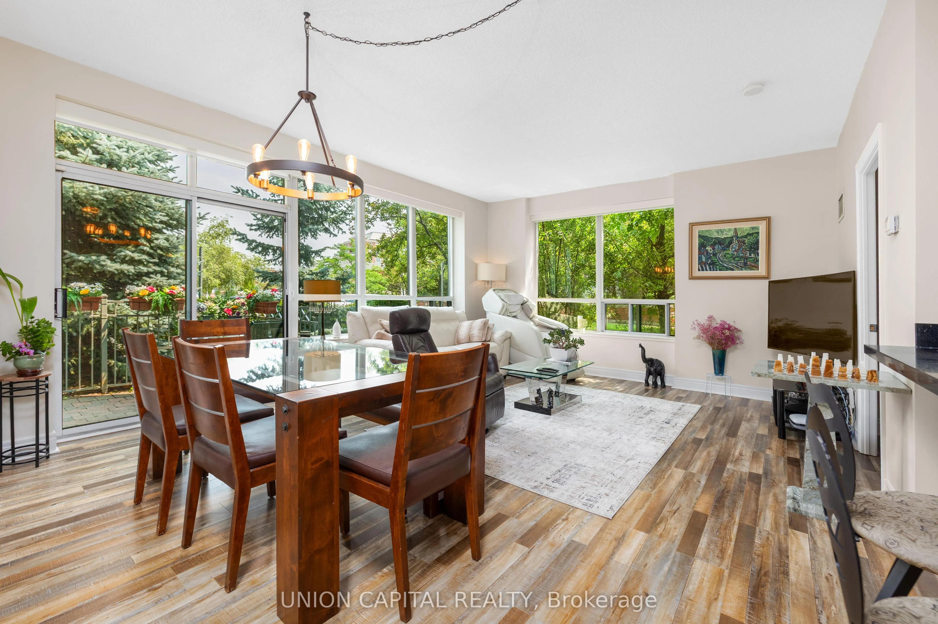 48 Suncrest Boulevard #102