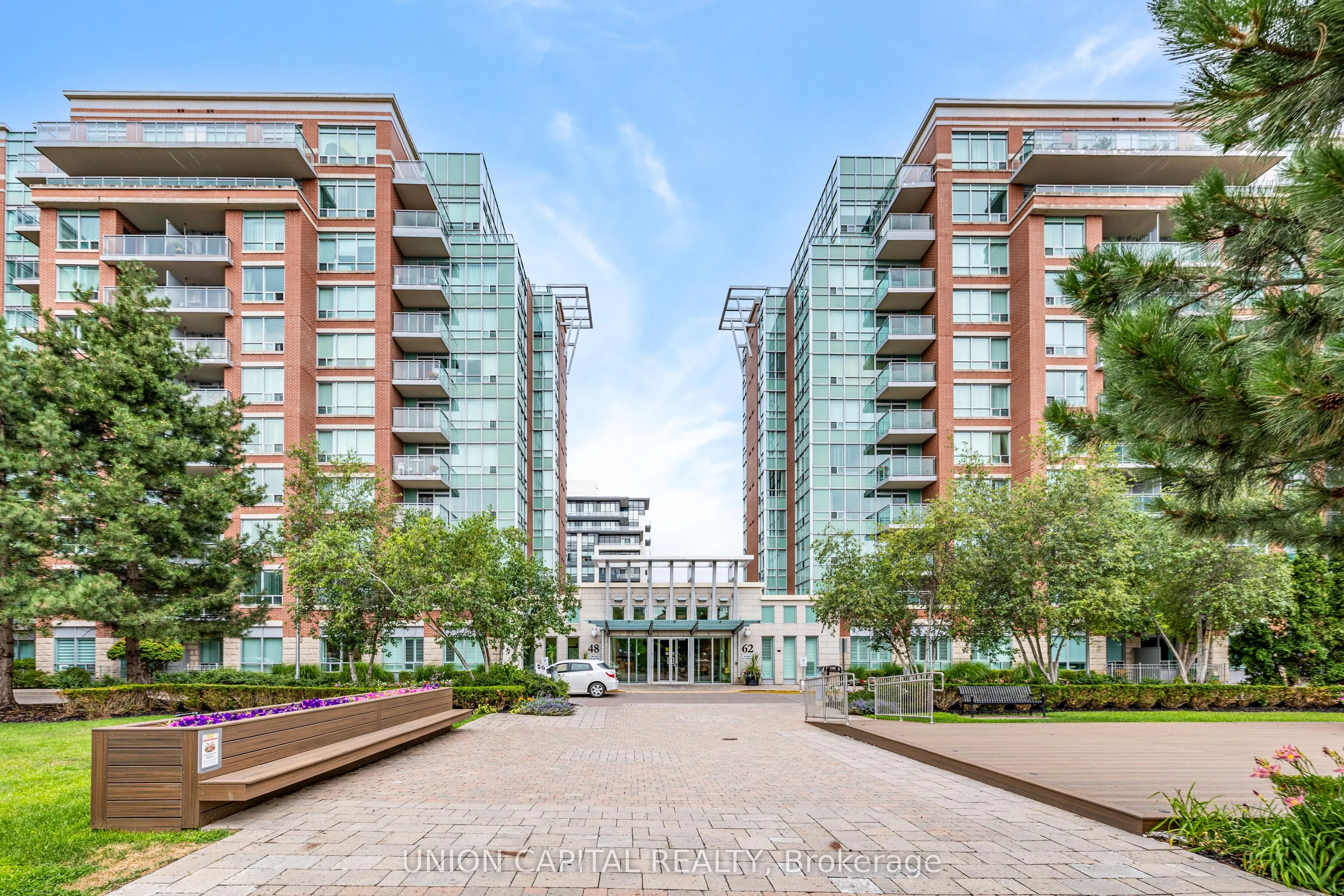 48 Suncrest Boulevard #102