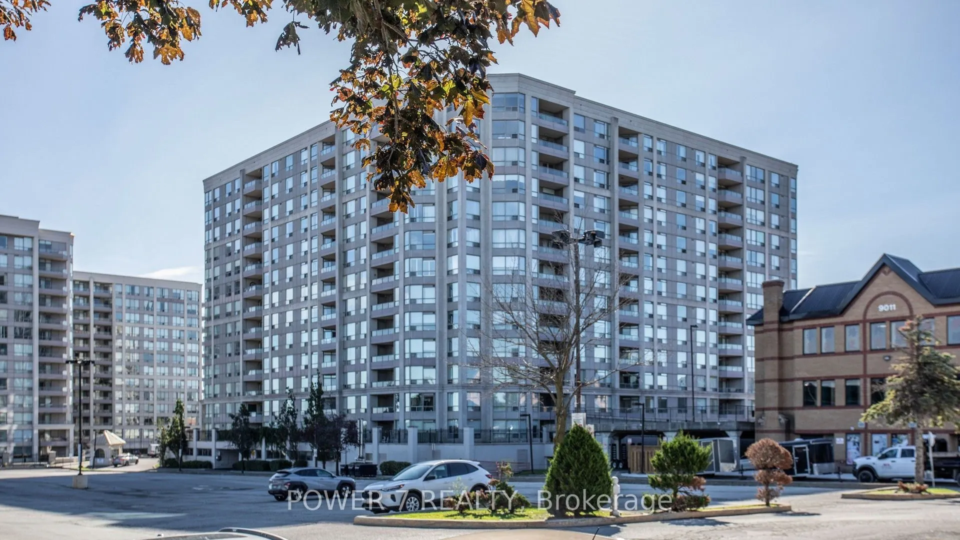9015 Leslie Street #LPH18