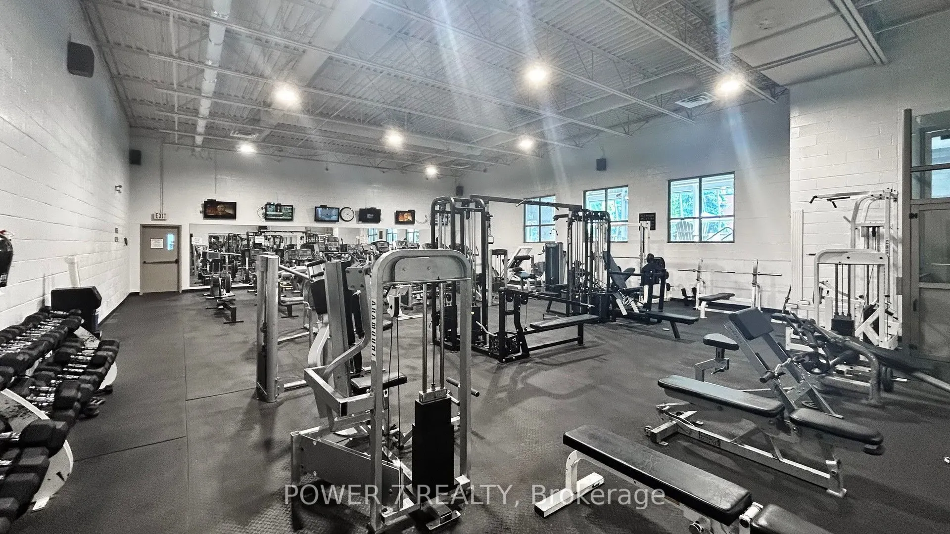 9015 Leslie Street #LPH18