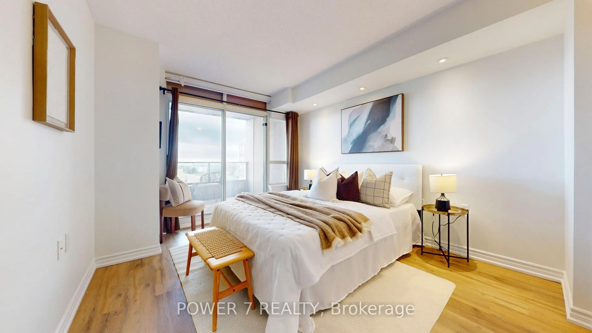 9015 Leslie Street #LPH18