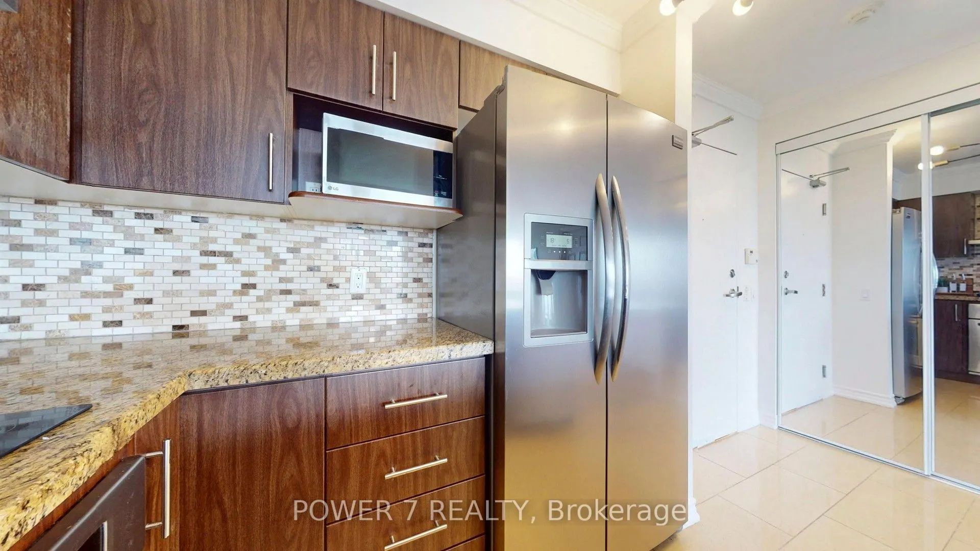 9015 Leslie Street #LPH18