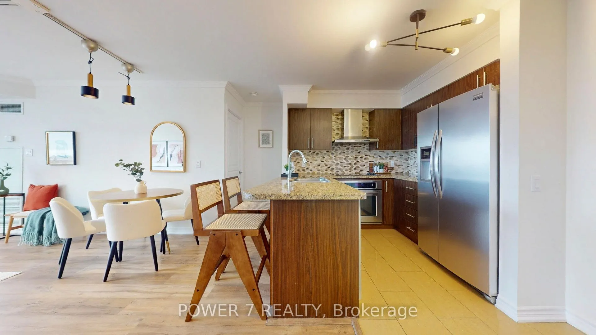 9015 Leslie Street #LPH18
