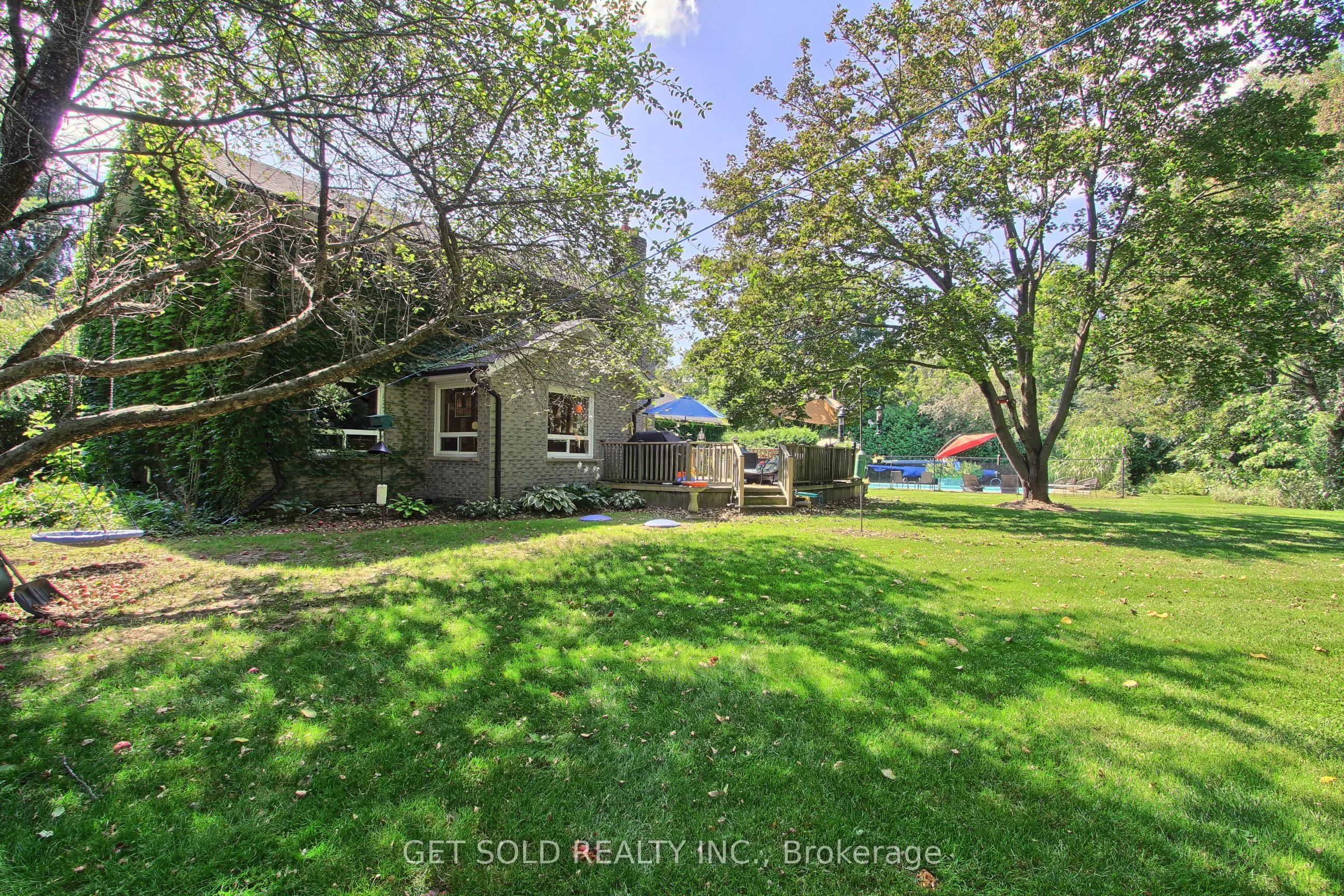 18 Whiteville Court