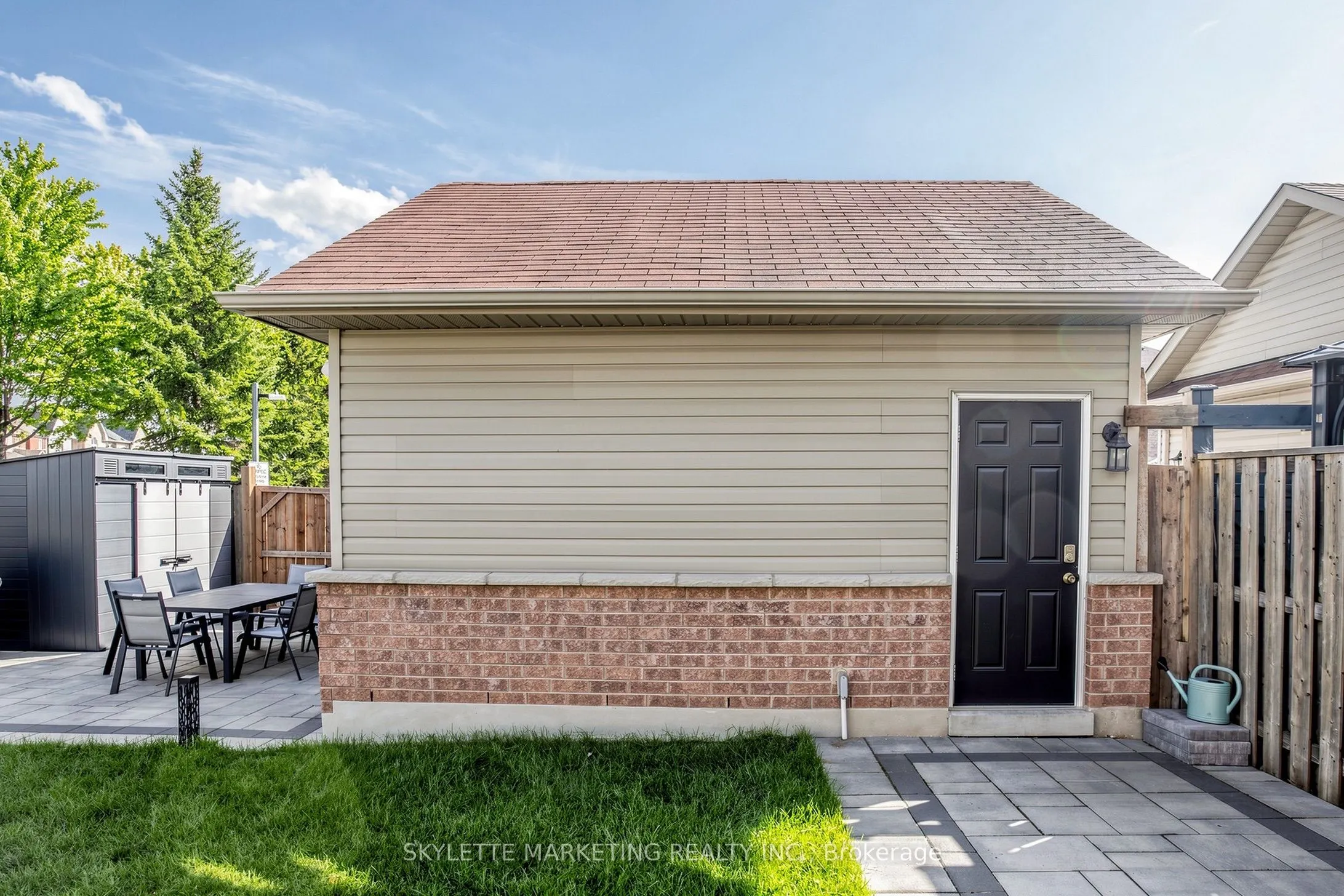 2417 Bur Oak Avenue