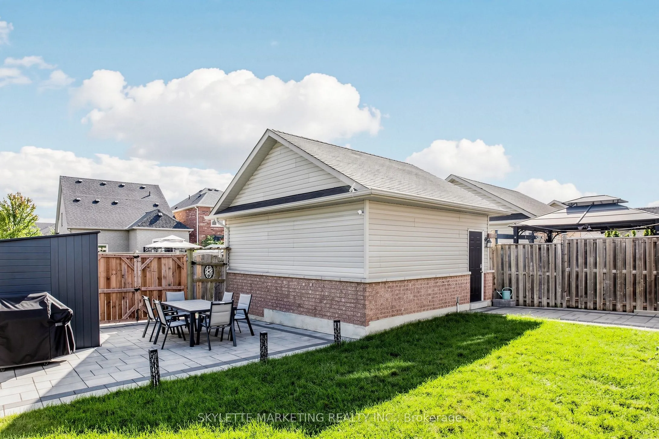 2417 Bur Oak Avenue