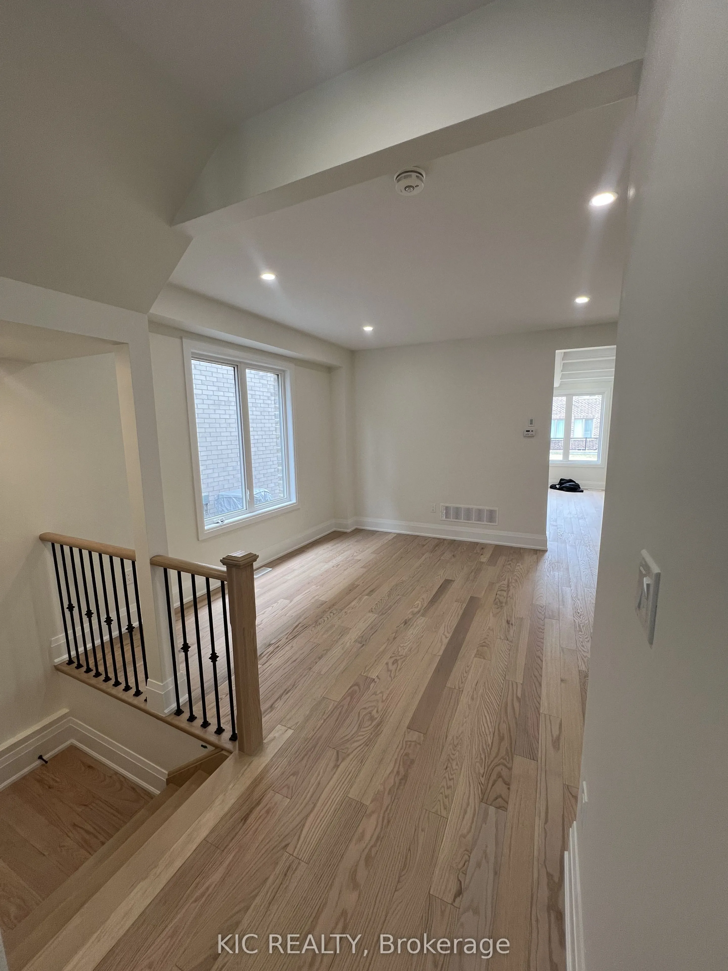 93 Baycroft Boulevard