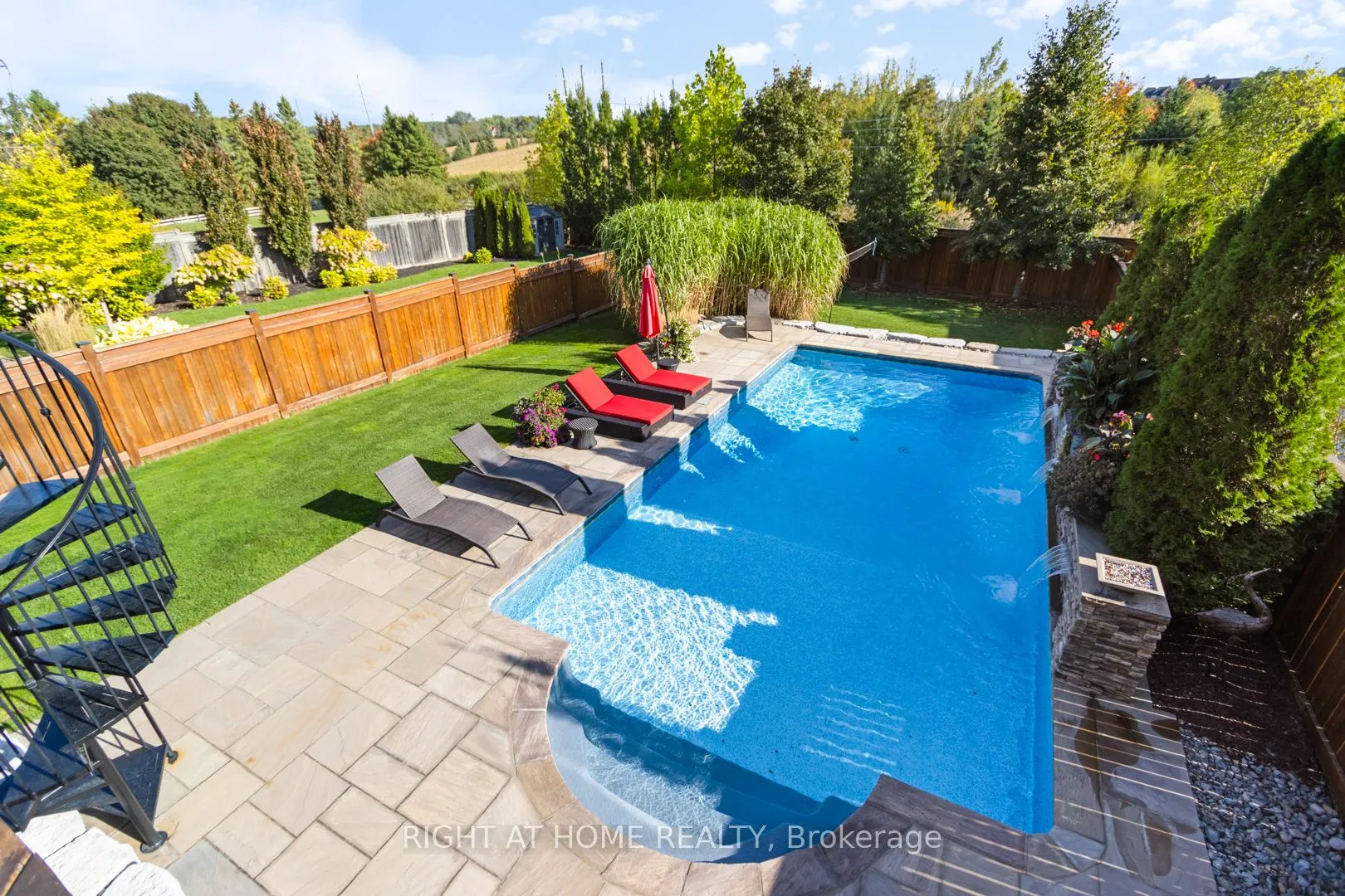 126 Vines Place