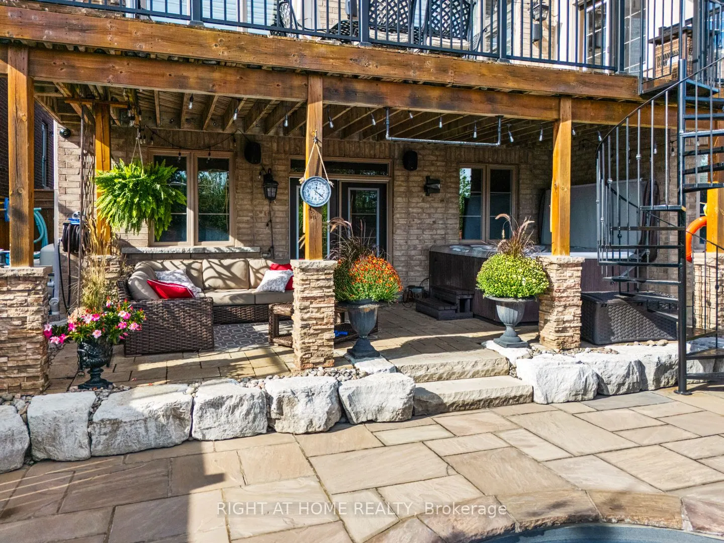 126 Vines Place