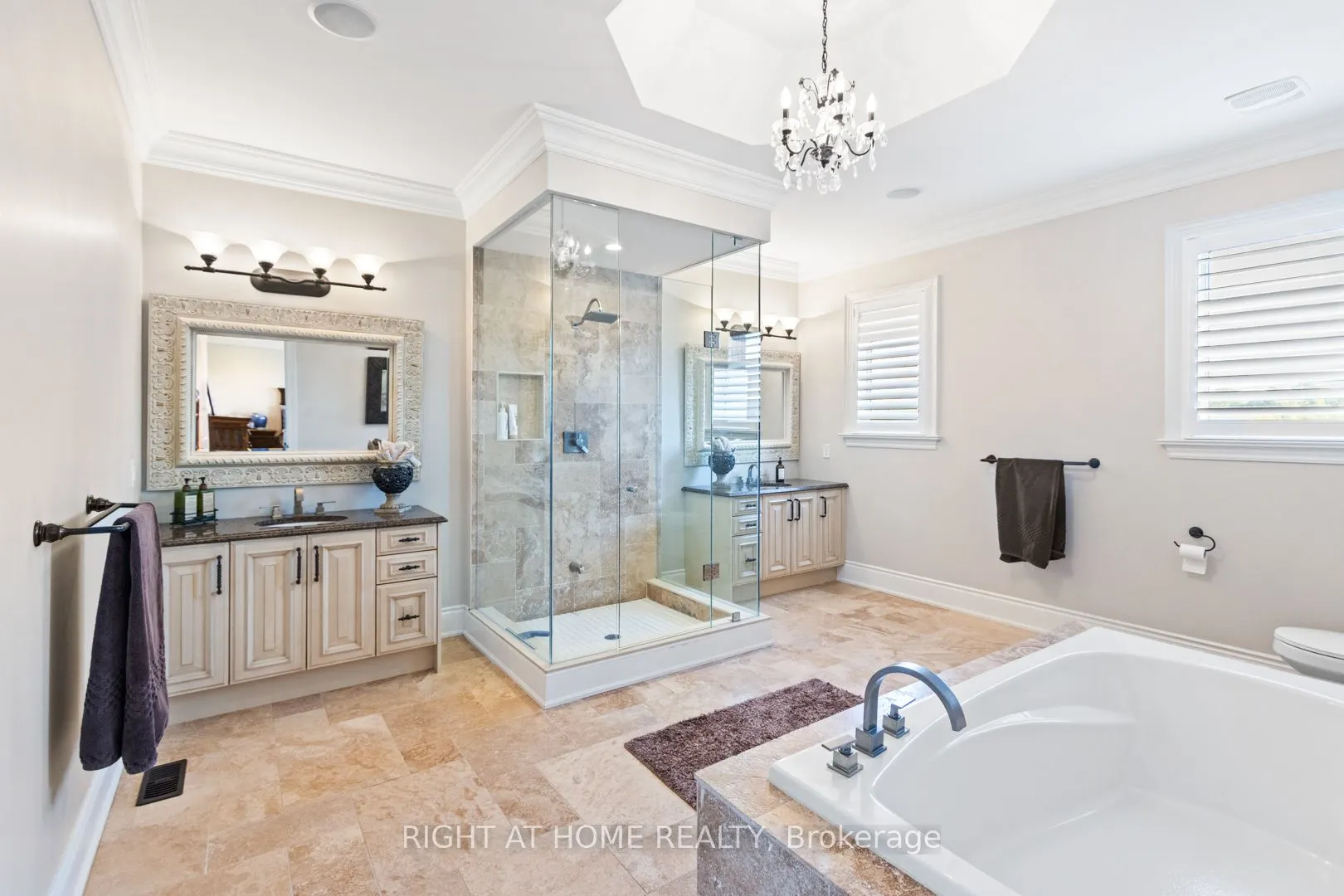 126 Vines Place