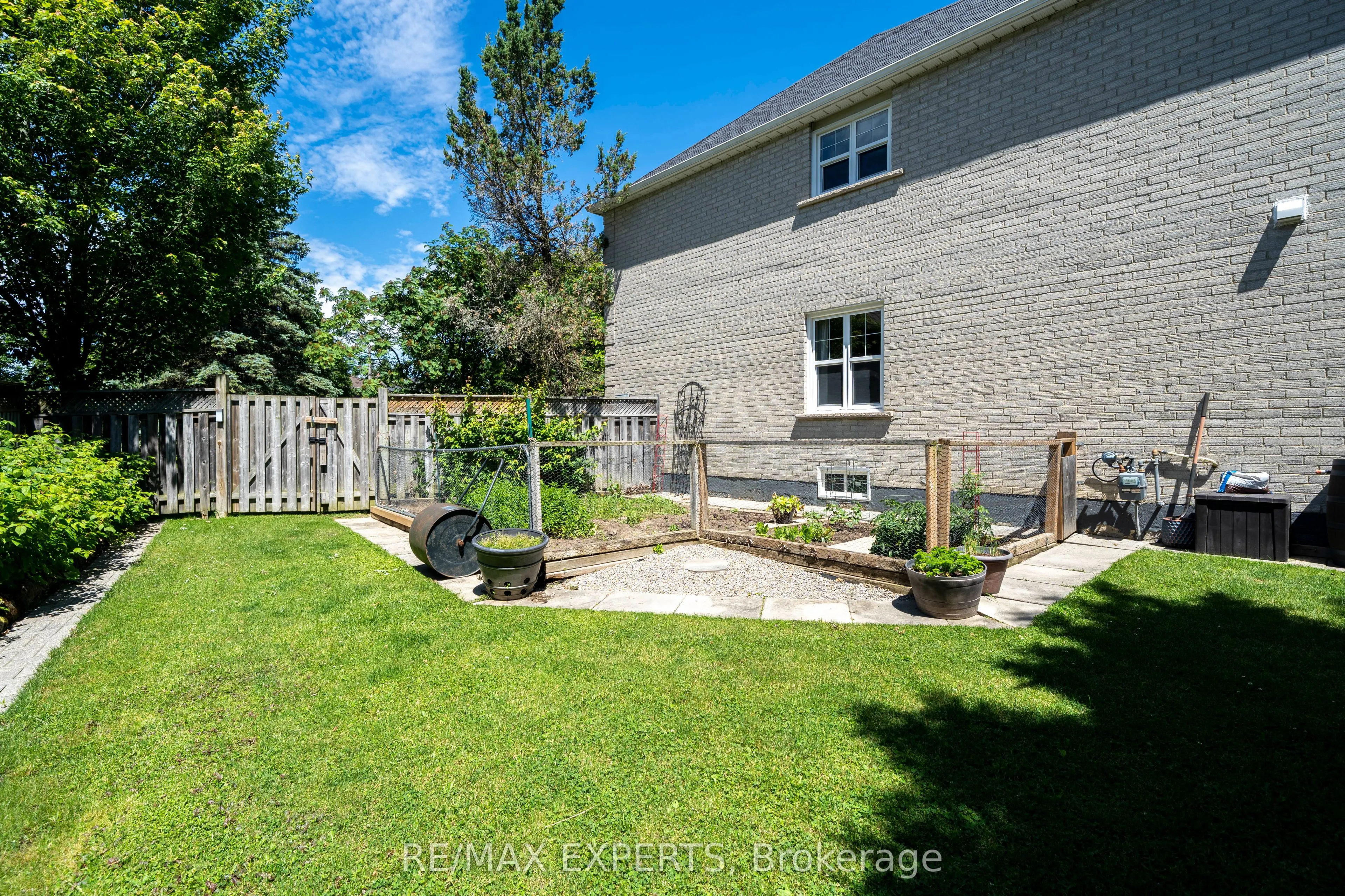 123 Fern Valley Crescent