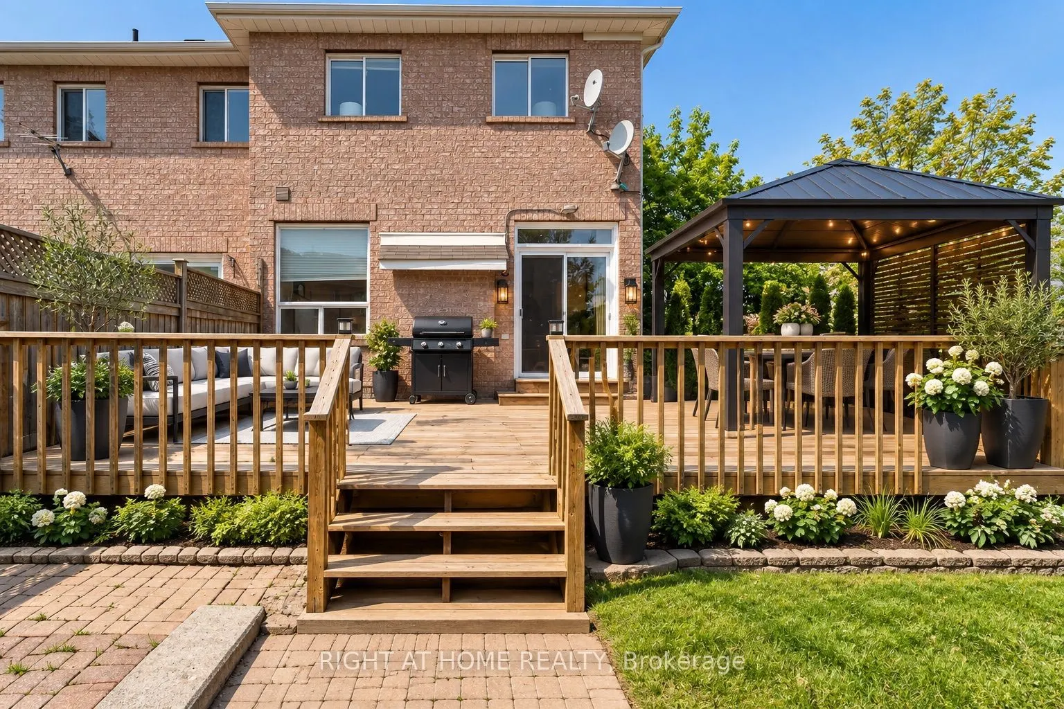 1 Ridgeway Court