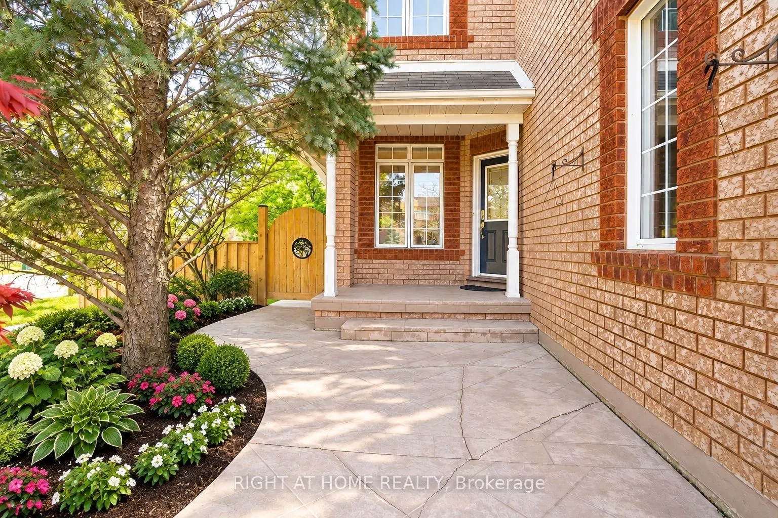 1 Ridgeway Court