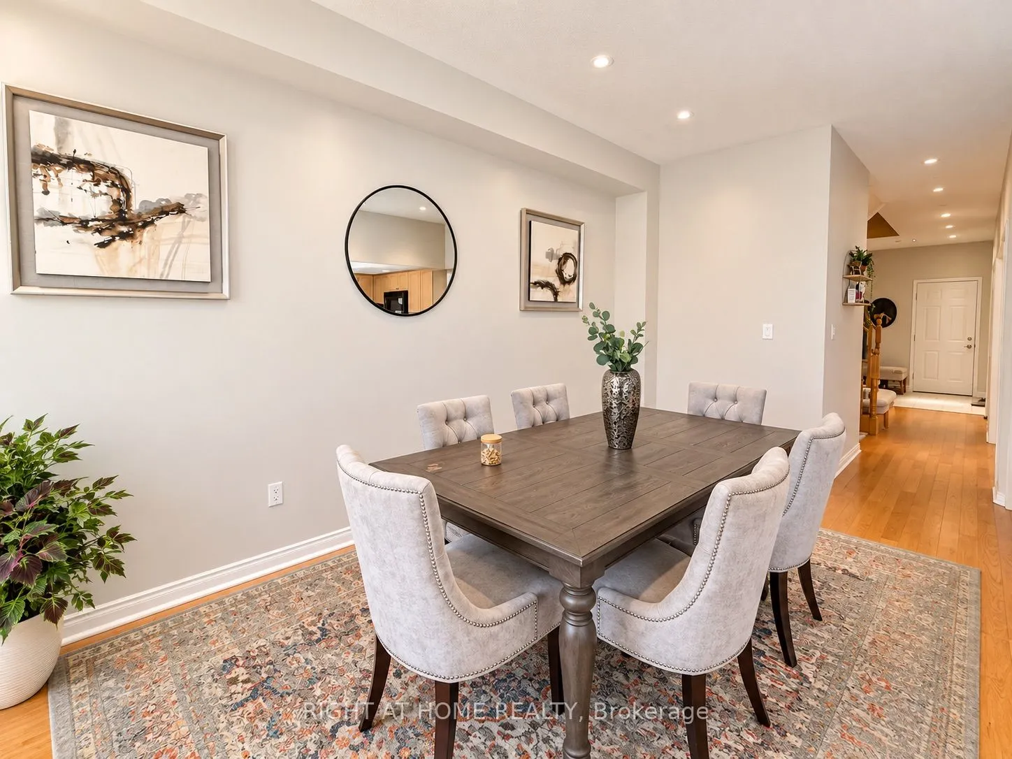 1 Ridgeway Court