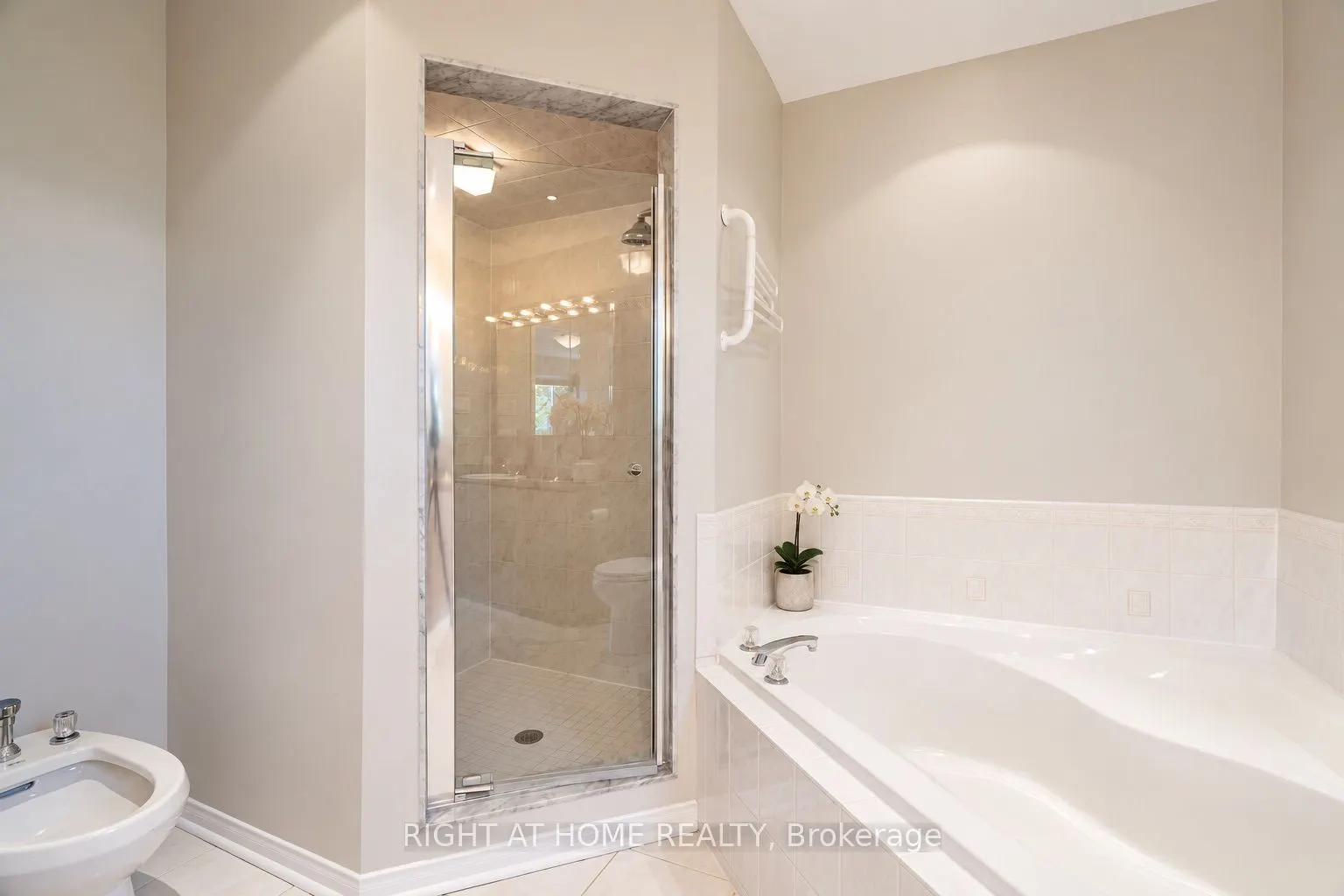 1 Ridgeway Court