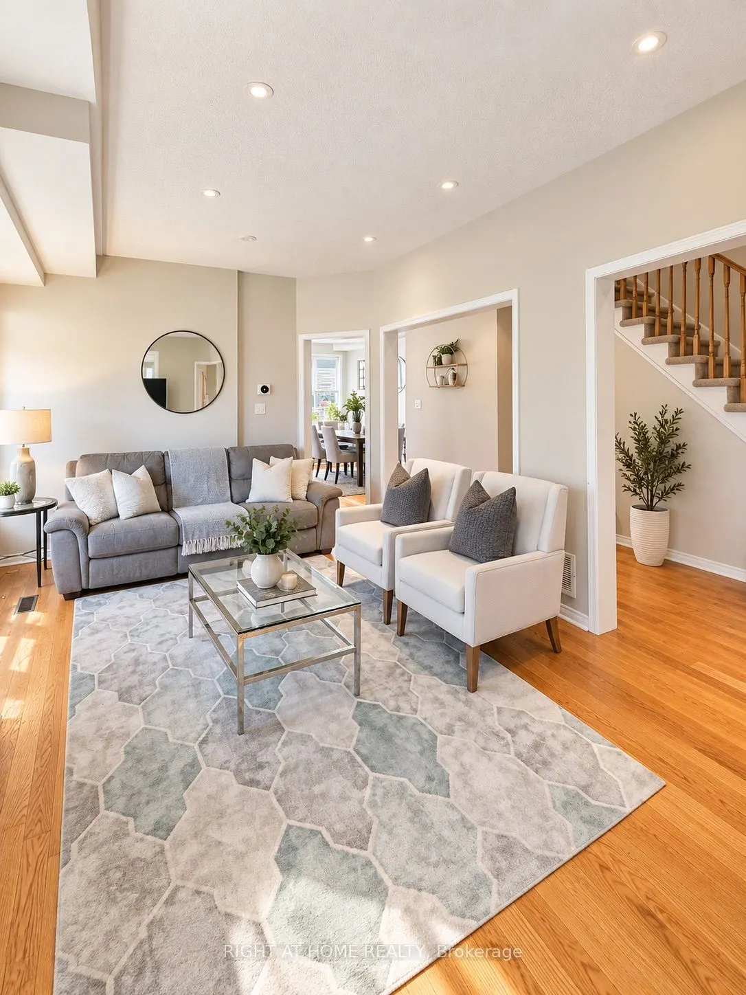 1 Ridgeway Court