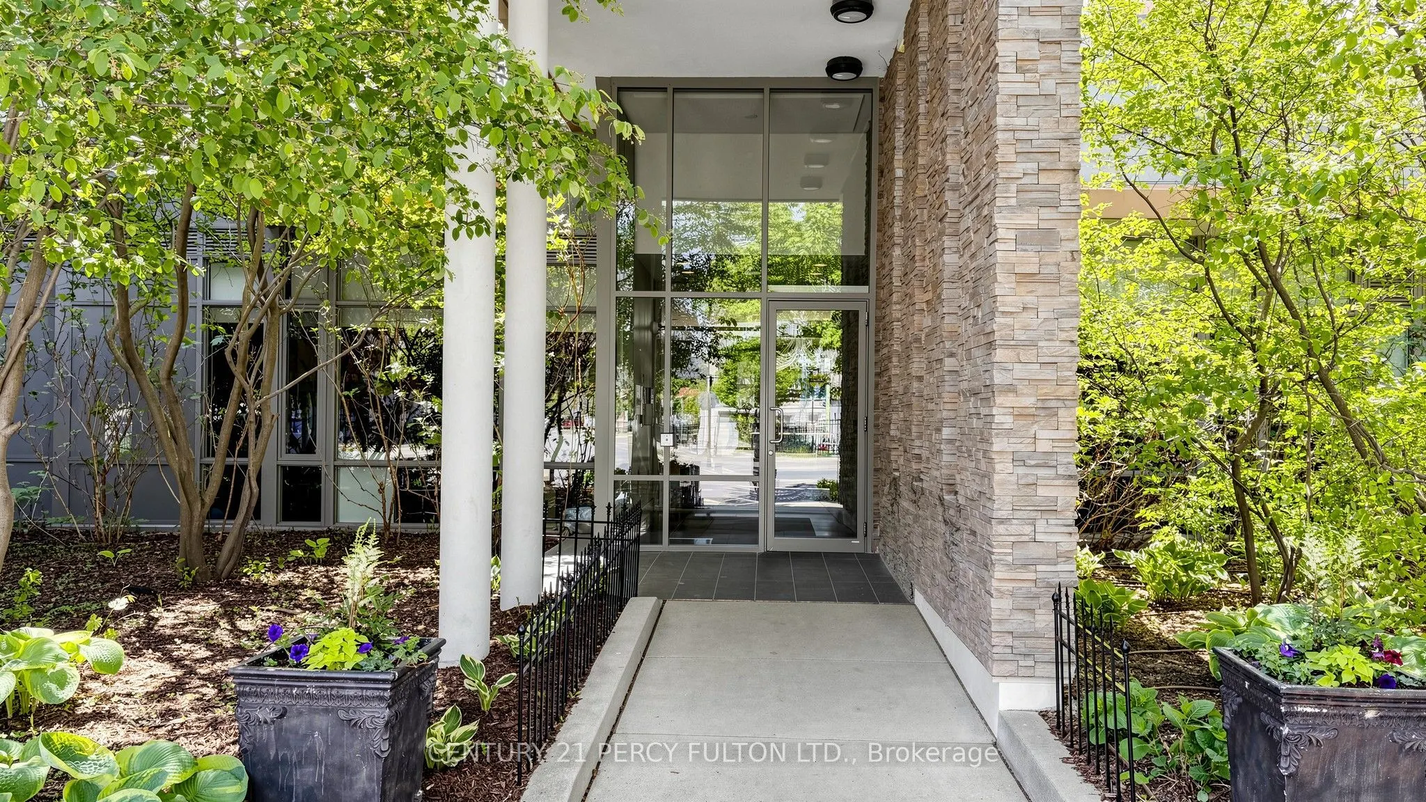 57 Upper Duke Crescent #102