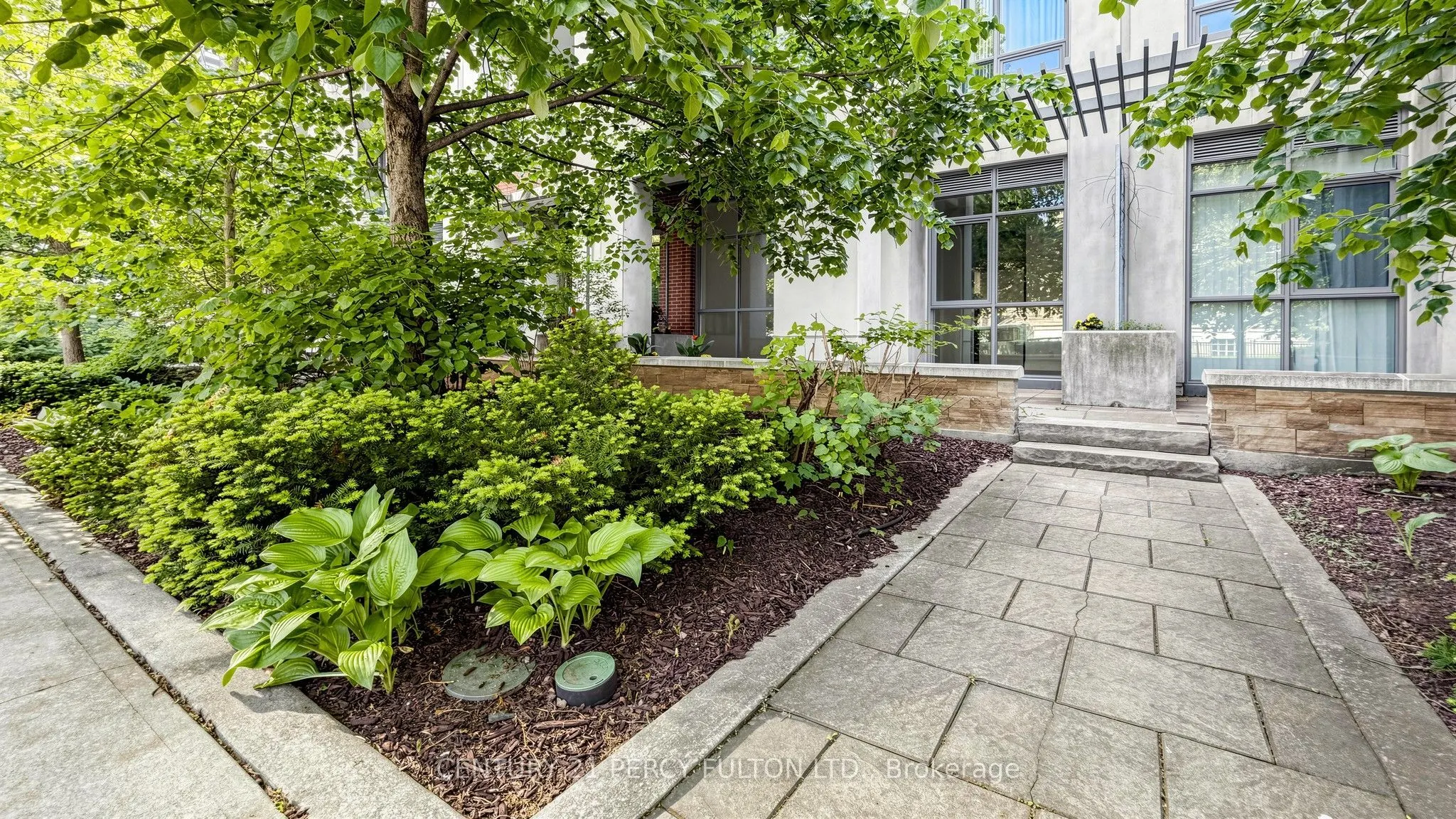 57 Upper Duke Crescent #102