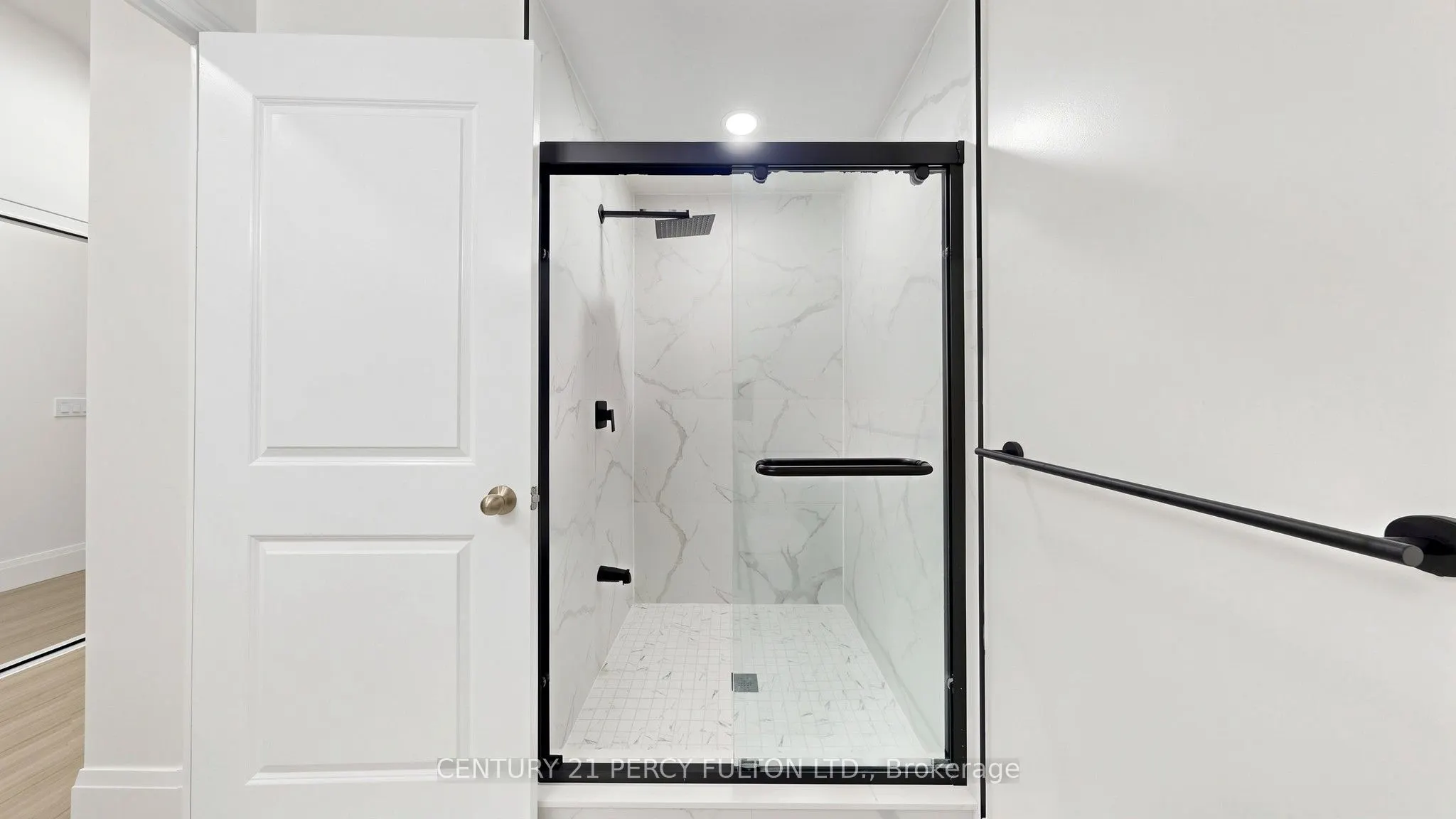 57 Upper Duke Crescent #102
