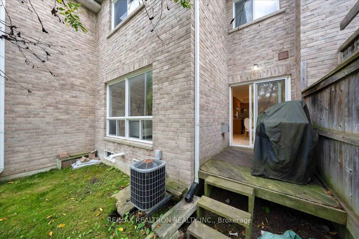 106 Lowther Avenue