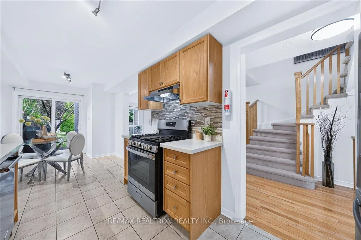 106 Lowther Avenue