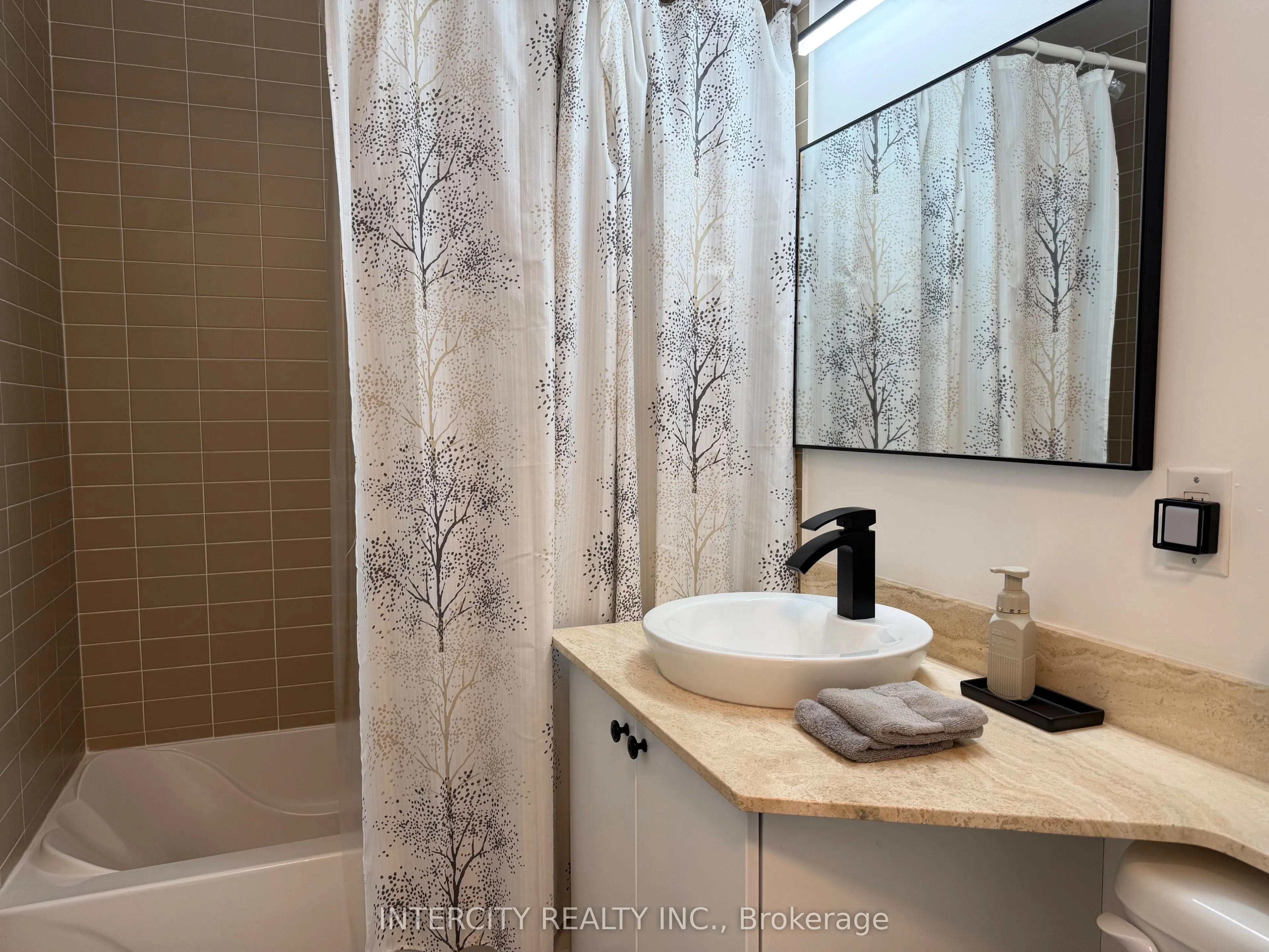7730 Kipling Avenue #802