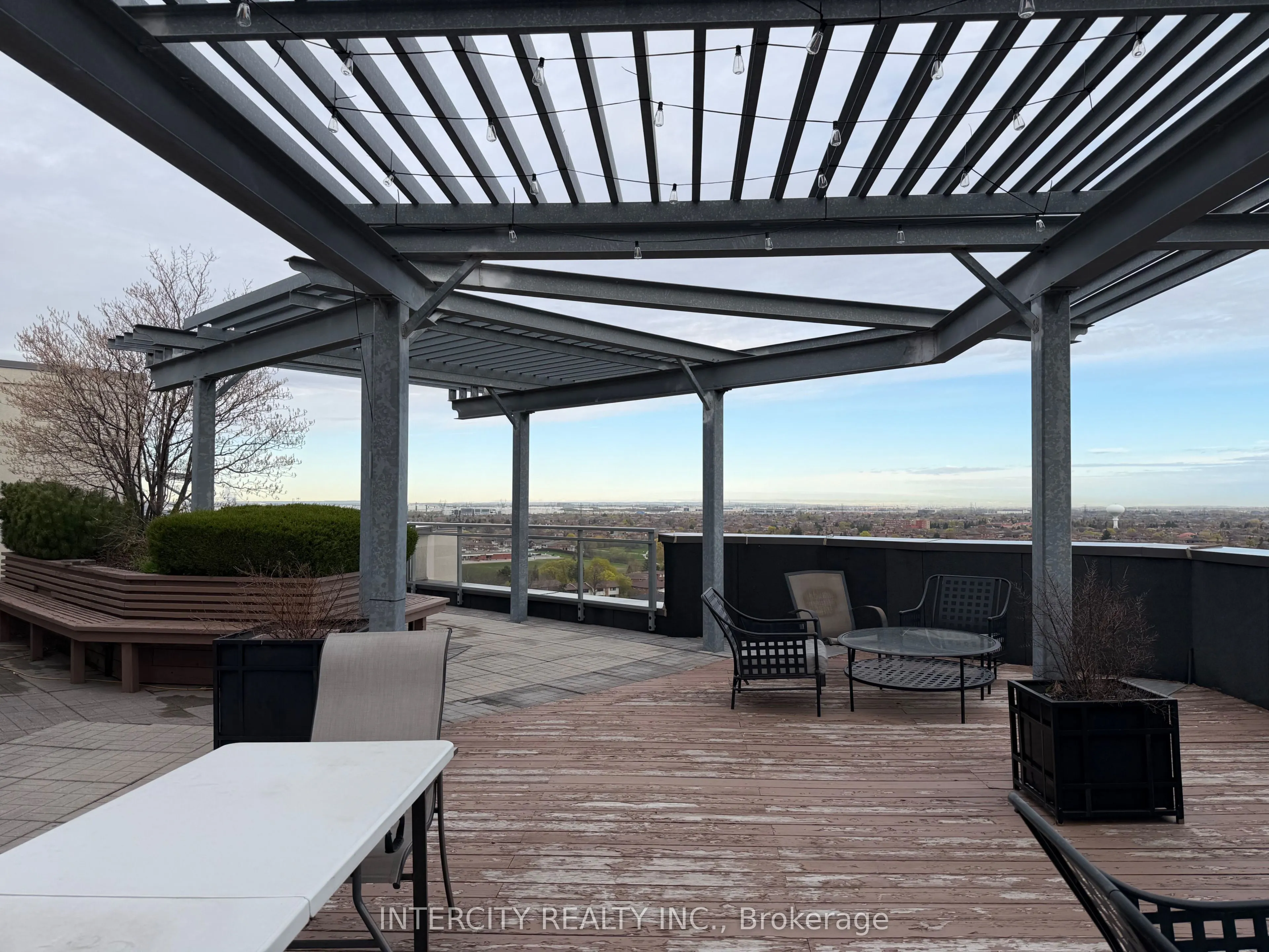 7730 Kipling Avenue #802