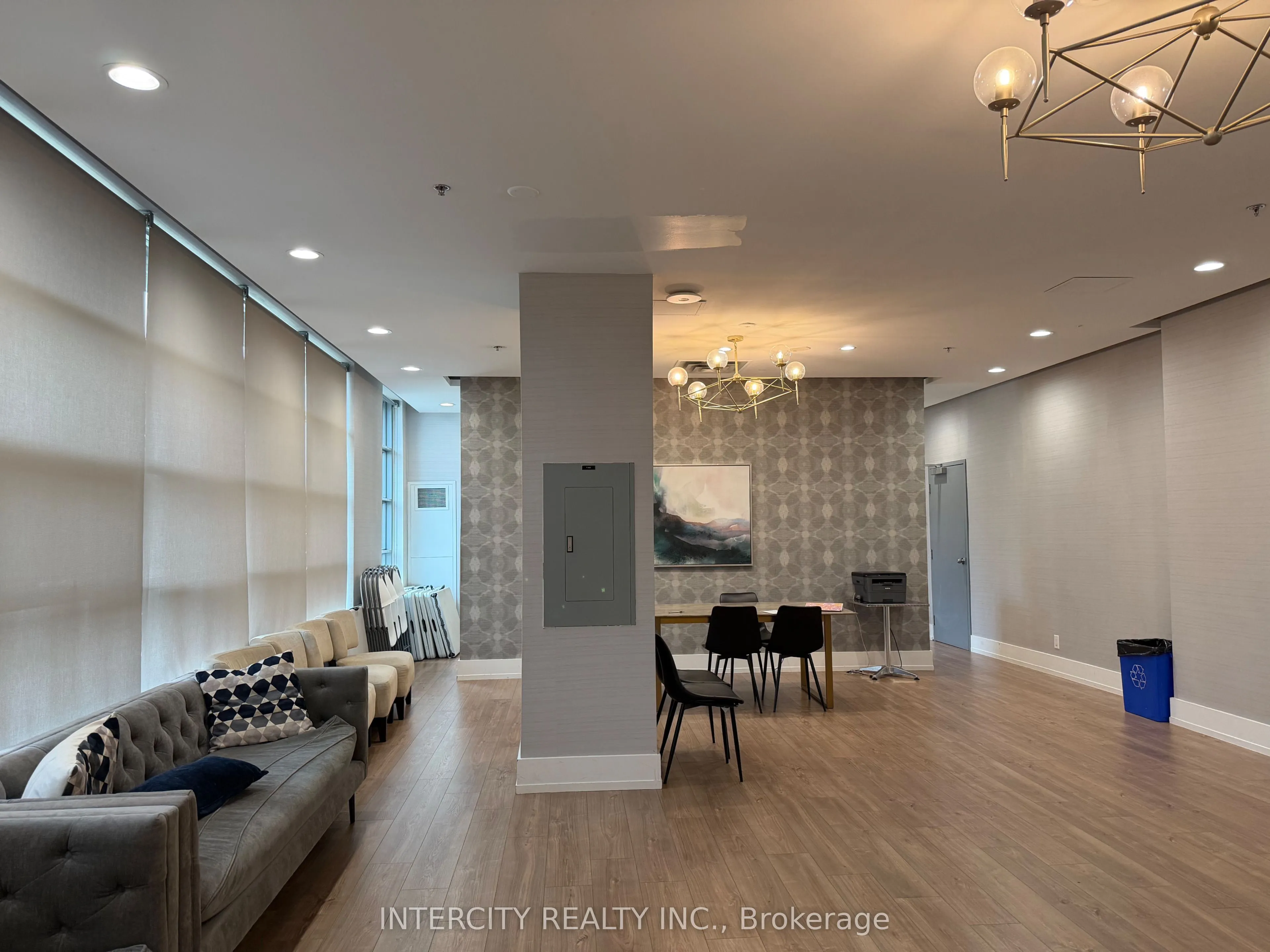 7730 Kipling Avenue #802