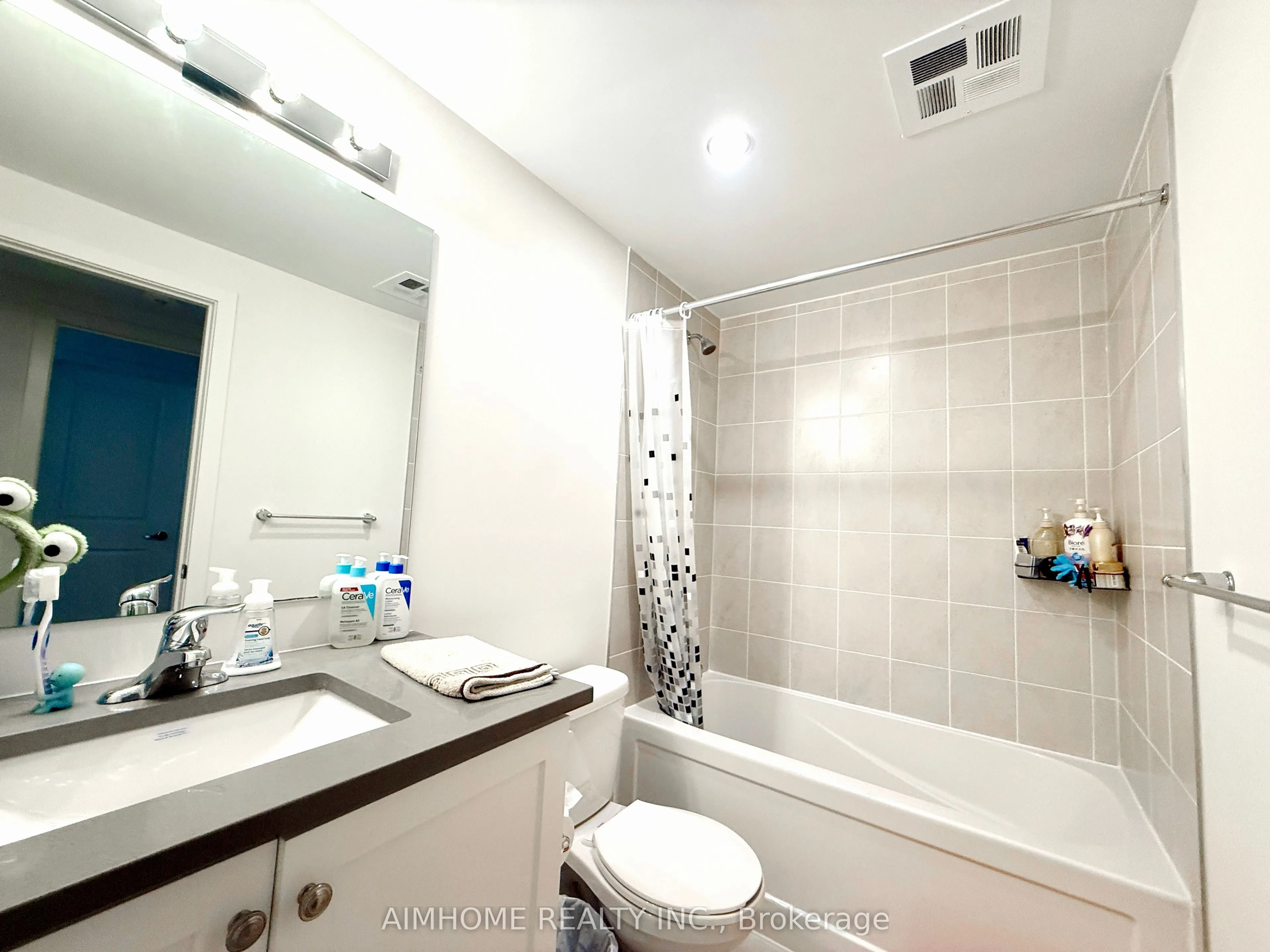 58 Elizabeth Street S #2203