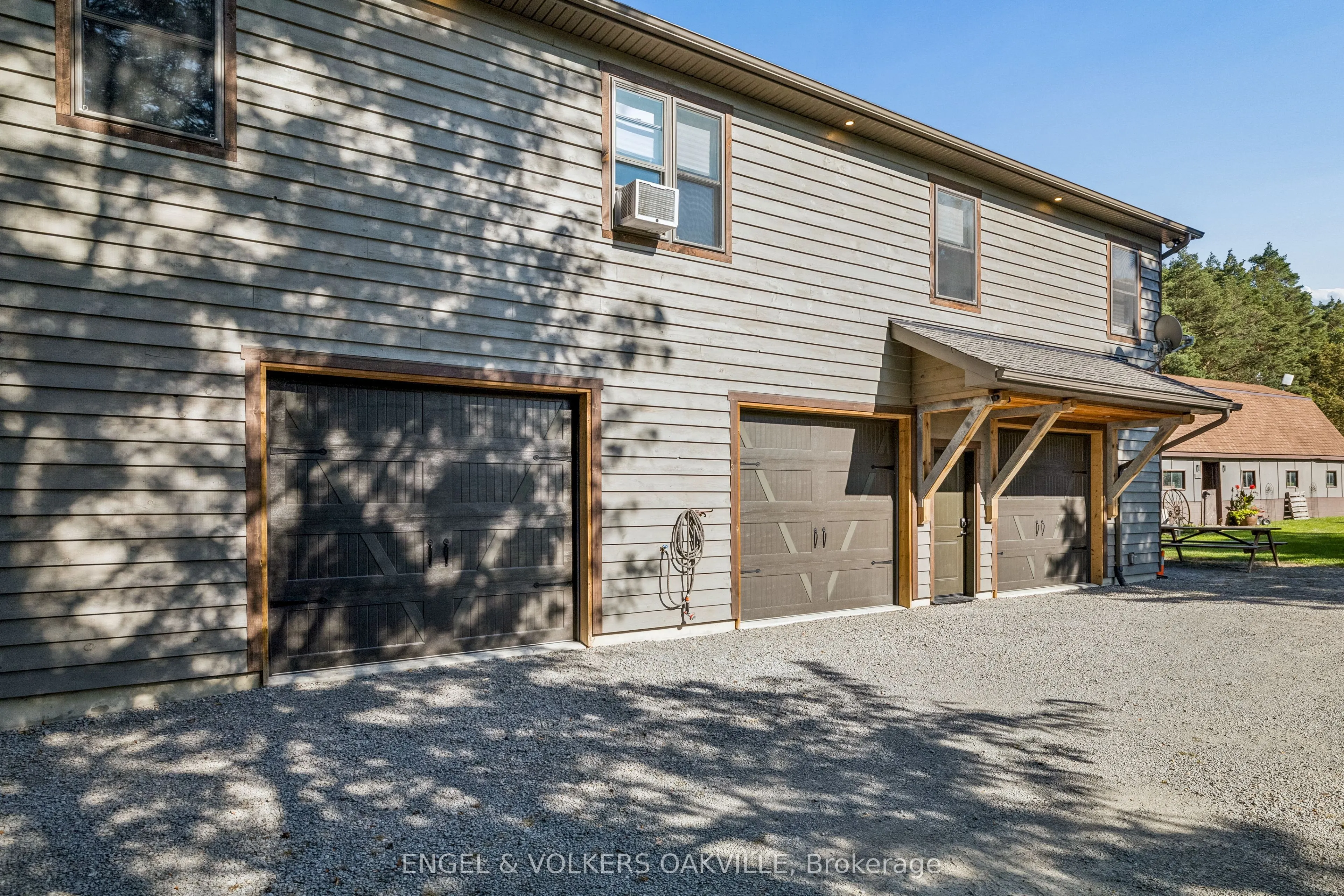 4143 Vivian Road