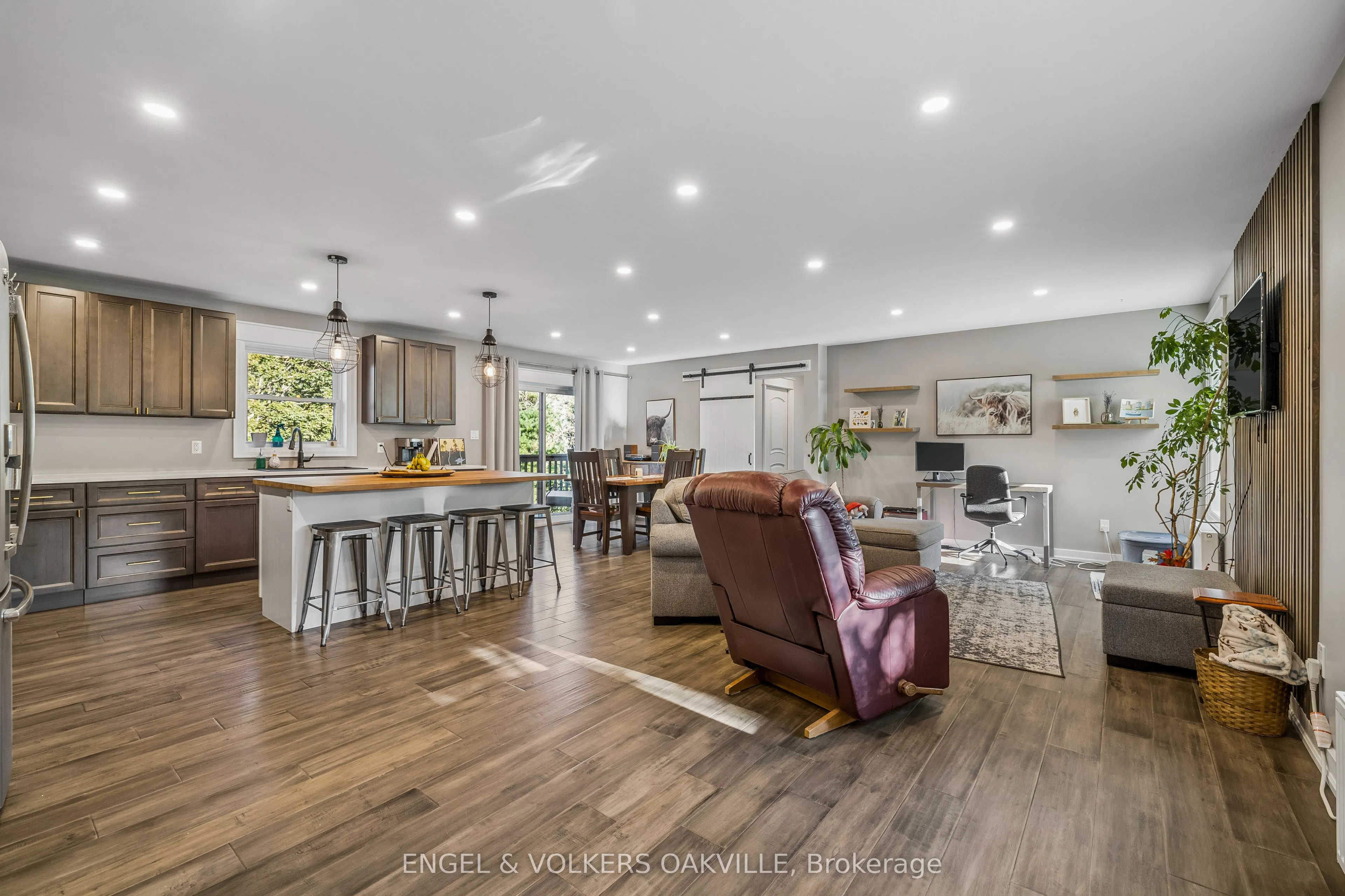 4143 Vivian Road