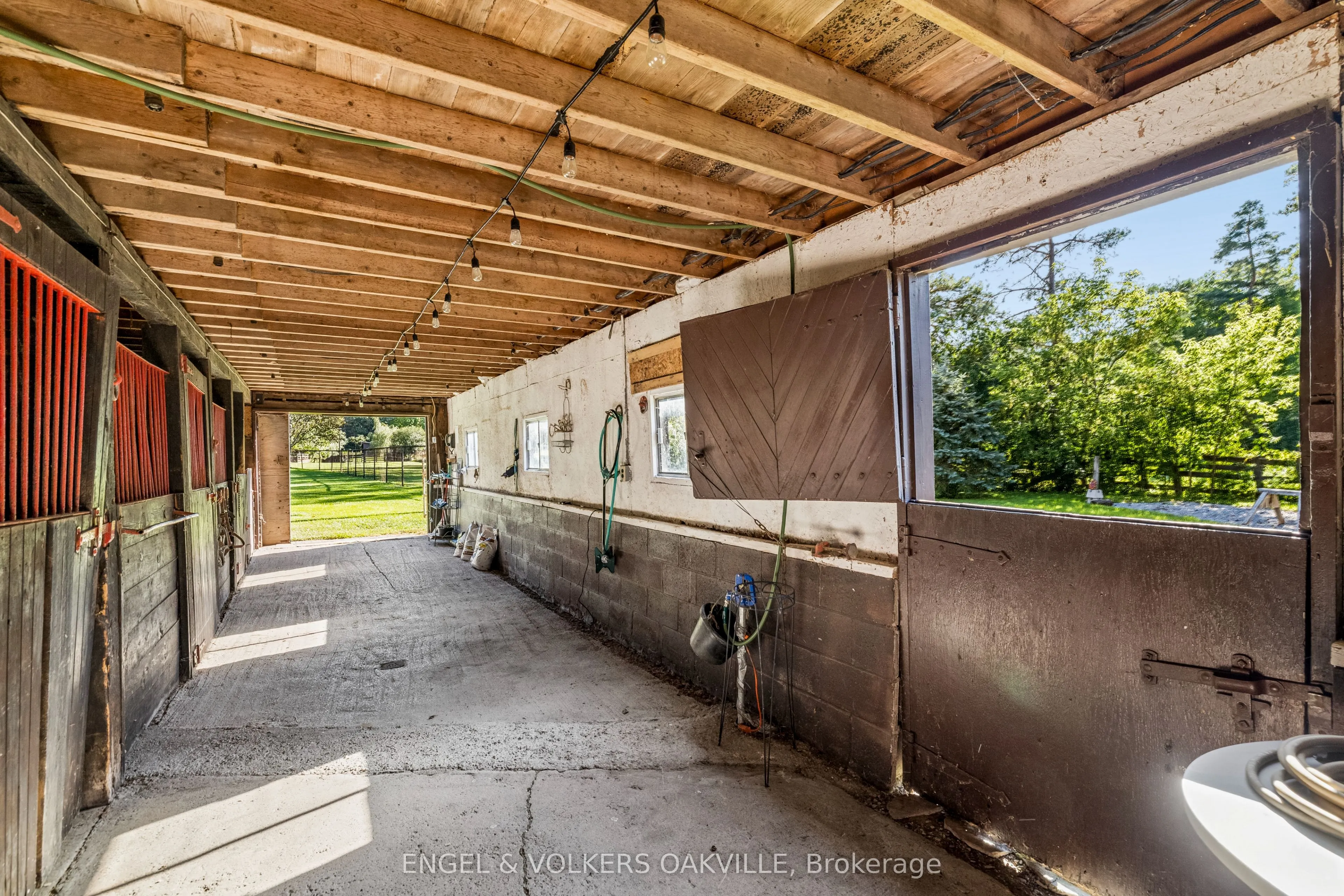 4143 Vivian Road