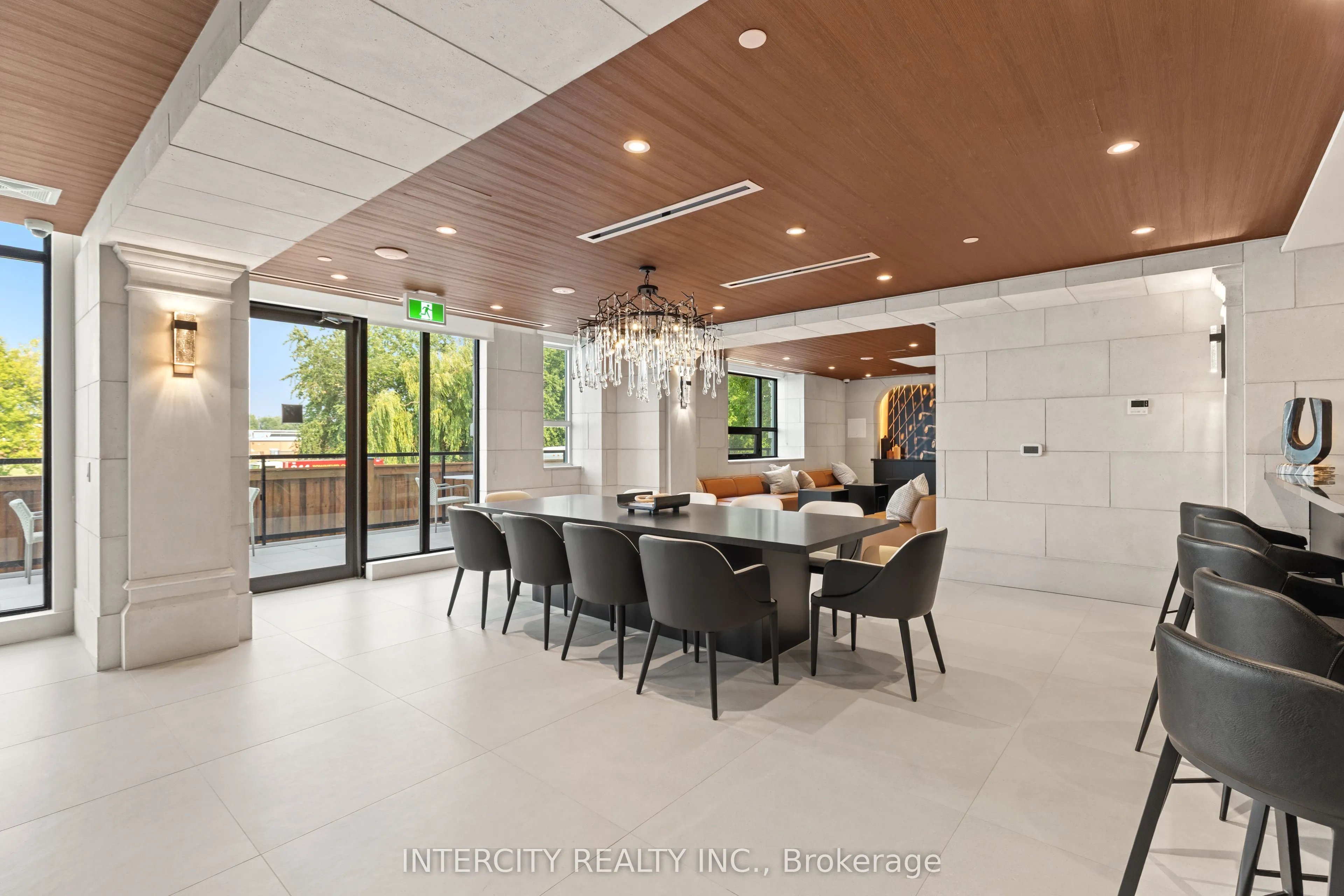 2075 King Road #234