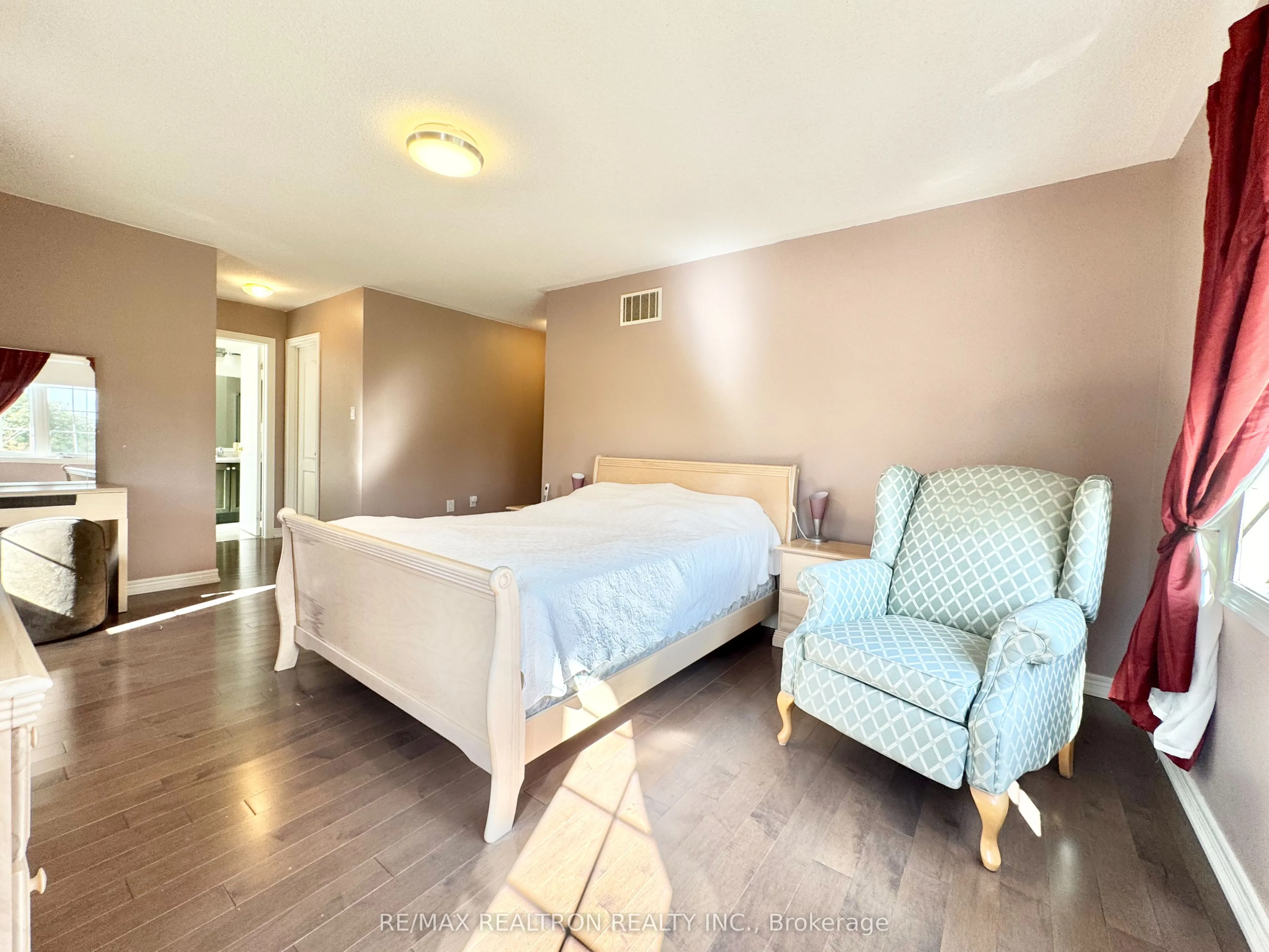 2 Redmond Drive