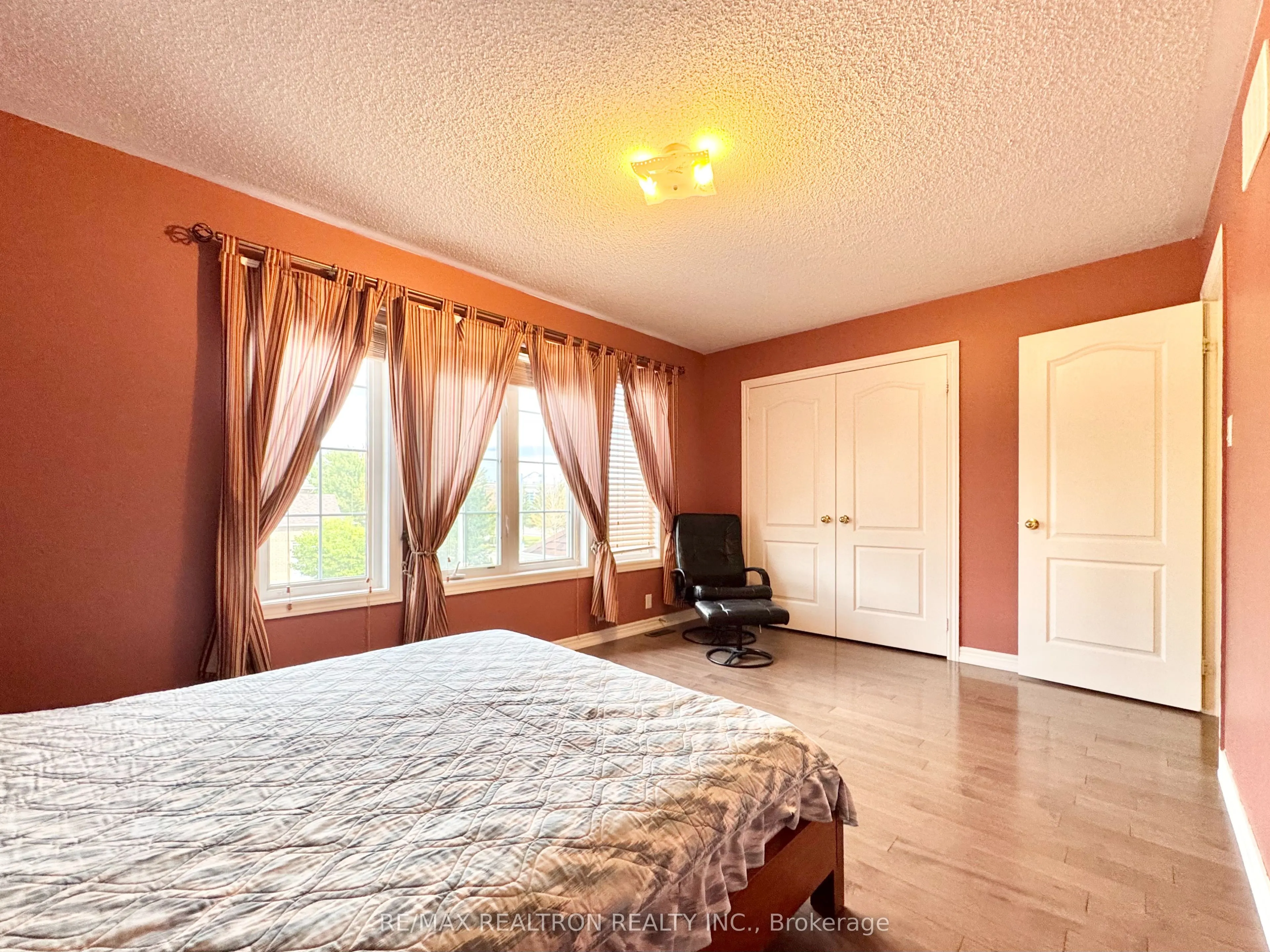 2 Redmond Drive
