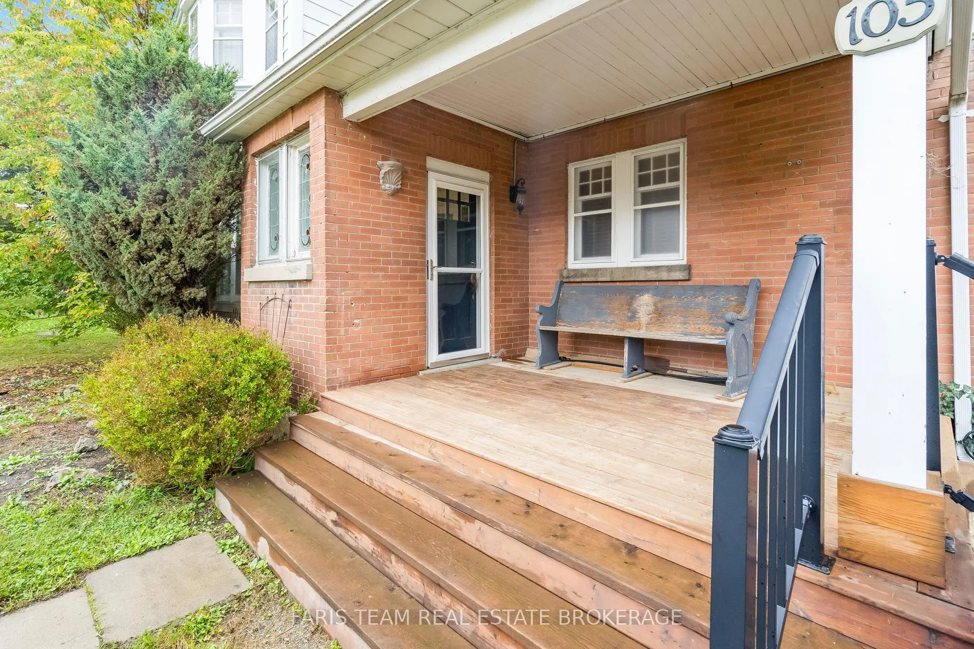 105 Barrie Street